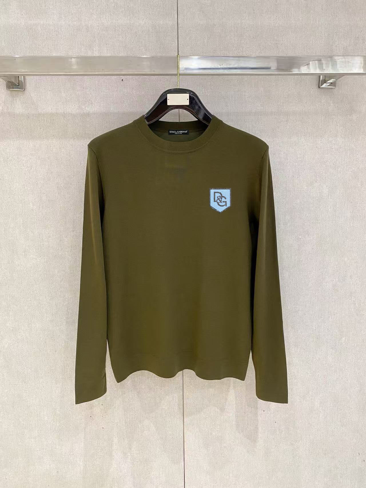 NO:502175,[Imported Laiser wool knitted] [No pilling and no wire hooking] DG Dolce & Gabbana 2025 autumn and winter latest series, 1:1 top replica of the counter, full quality!  A must-have item for trendy people!  The old man who knows the goods quickly starts with size M~XXL, Dolce & Gabbana, alexander wang19860909【进口莱赛尔羊毛针织】【不起球 不勾丝】 DG杜嘉班纳2025秋冬最新系列,专柜1:1顶级复刻,全品相！潮人必备单品！懂货的老铁赶紧下手 尺码M~XXL,,Dolce&Gabbana,alexander wang,Men's clothing