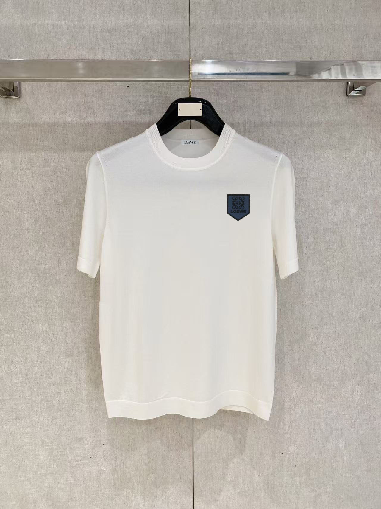 NO:502141,[Imported Laiser wool knitted] [No pilling and no silk hooking] Luo Yiwei's latest autumn and winter series in 2025, 1:1 top replica of the counter, full quality!  A must-have item for trendy people!  The old man who knows the goods quickly starts with size M~XXL, alexander wang19860909【进口莱赛尔羊毛针织】【不起球 不勾丝】 罗义威2025秋冬最新系列,专柜1:1顶级复刻,全品相！潮人必备单品！懂货的老铁赶紧下手 尺码M~XXL,,alexander wang,Men's clothing