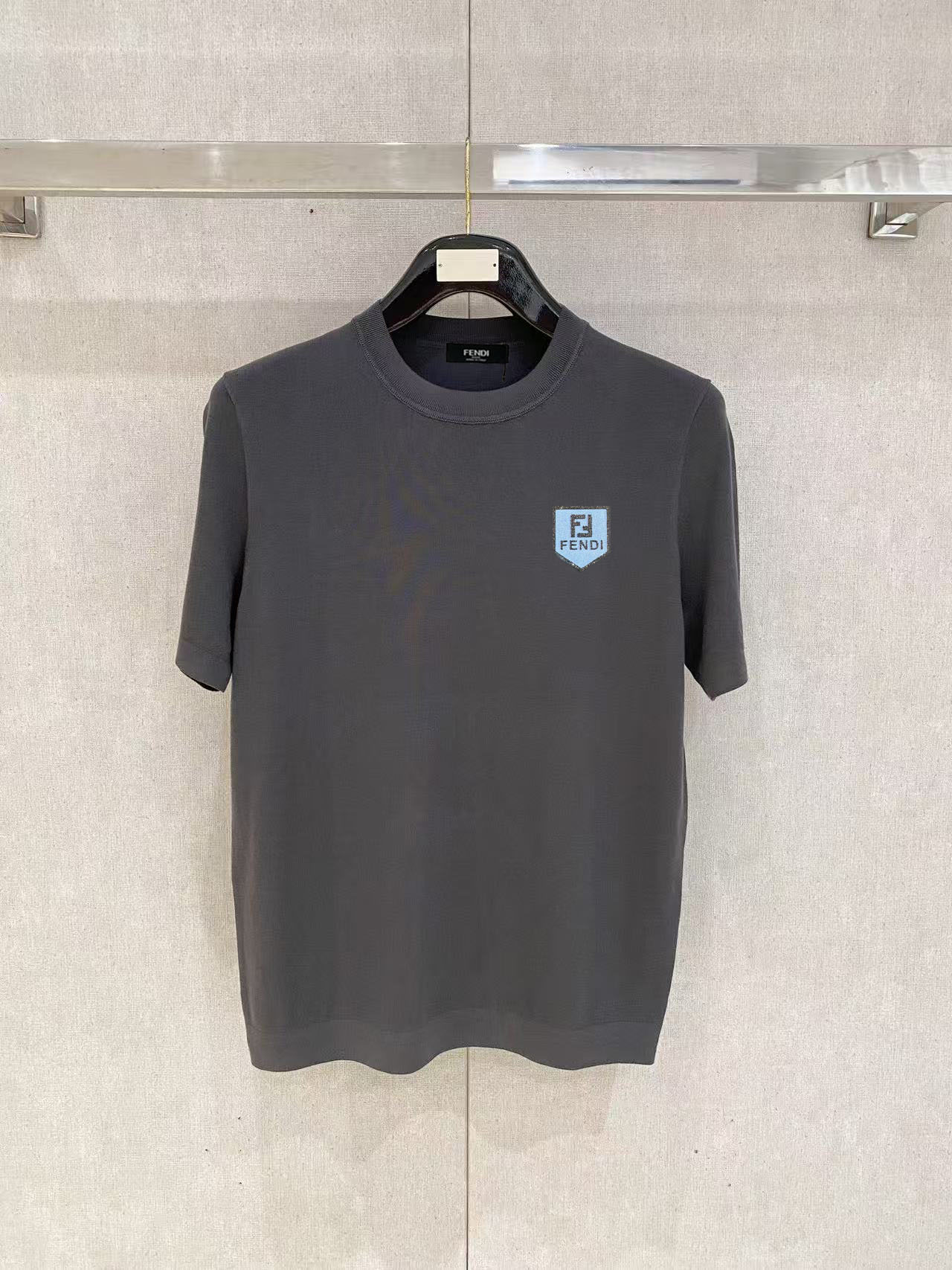 NO:502164,[Imported Laiser Wool Knitted] [No pilling, no silk hooking] Fendi's latest autumn and winter series, 1:1 top replica of the counter, full quality!  A must-have item for trendy people!  The old man who knows the goods quickly starts with size M~XXL, fendi, alexander wang19860909【进口莱赛尔羊毛针织】【不起球 不勾丝】 芬迪2025秋冬最新系列,专柜1:1顶级复刻,全品相！潮人必备单品！懂货的老铁赶紧下手 尺码M~XXL,,fendi,alexander wang,Men's clothing