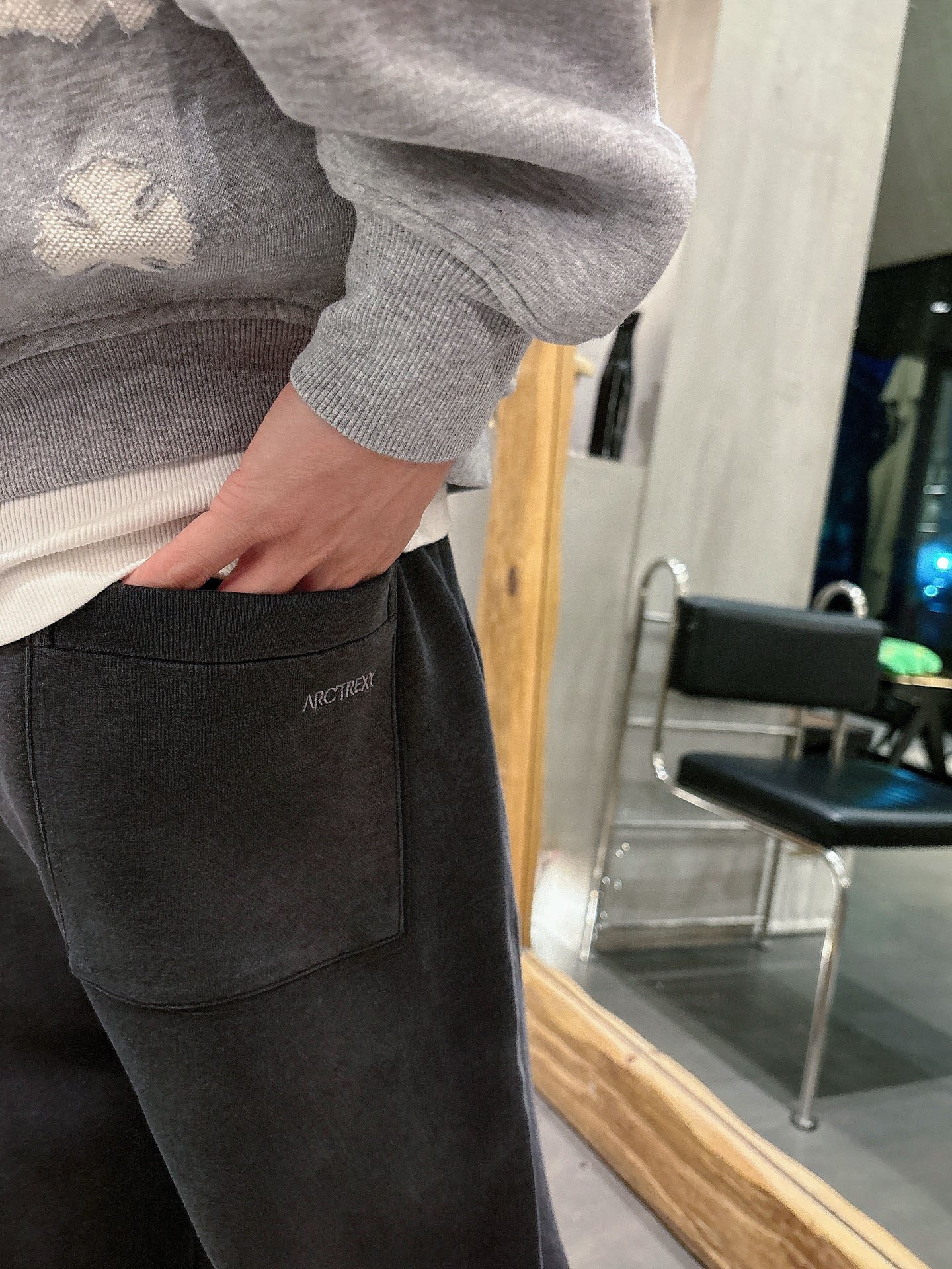 🌾 始祖鸟 🆕2025秋冬新款休闲裤！官网同步发售。品牌经典LOGO休闲裤 ，定制面料，舒适度极好，手触