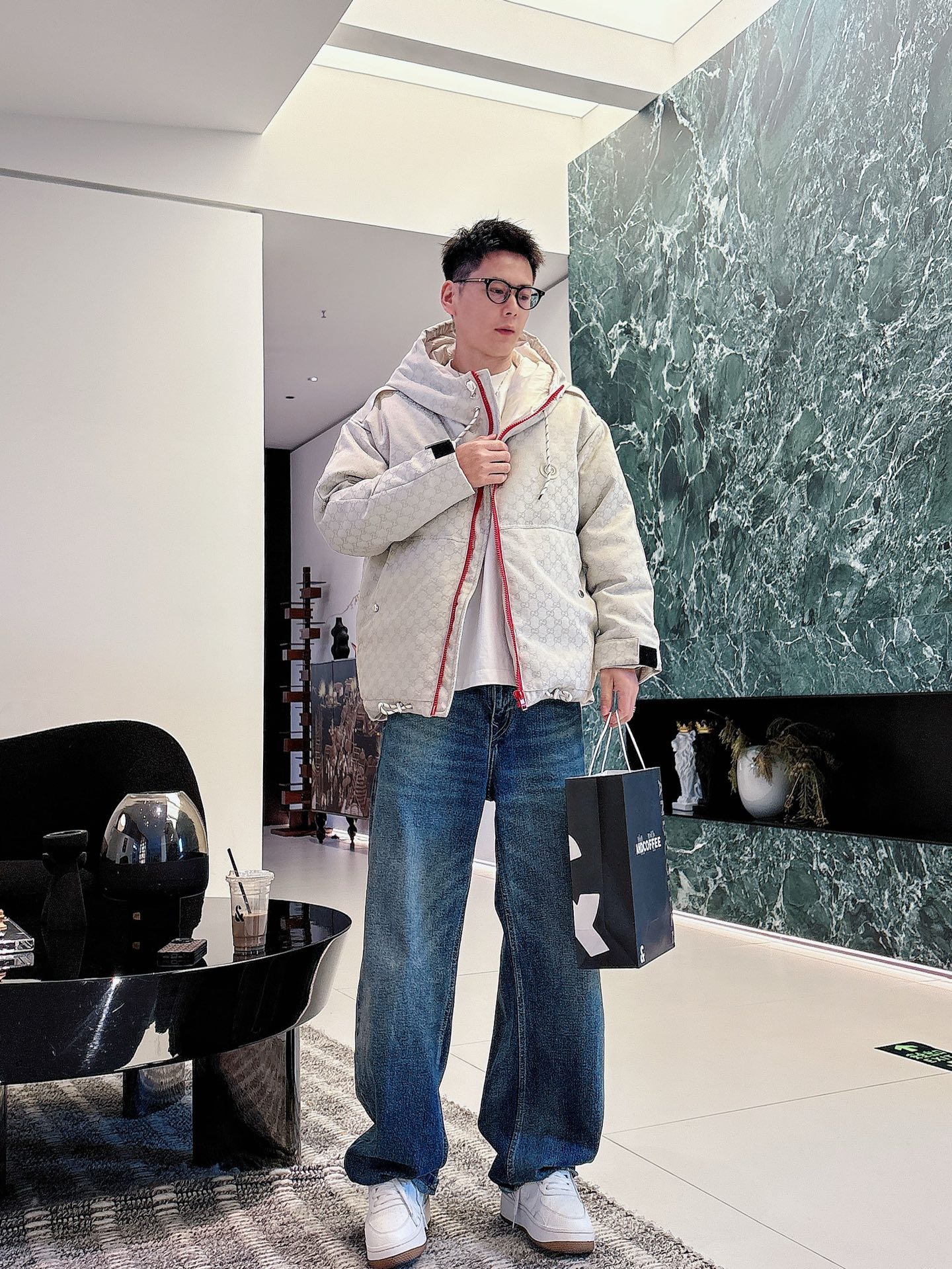 古奇 官网款2025秋冬新款羽绒服。这款号称羽绒服届最高端的，全部90绒的三标齐全带着经典的Logo组合