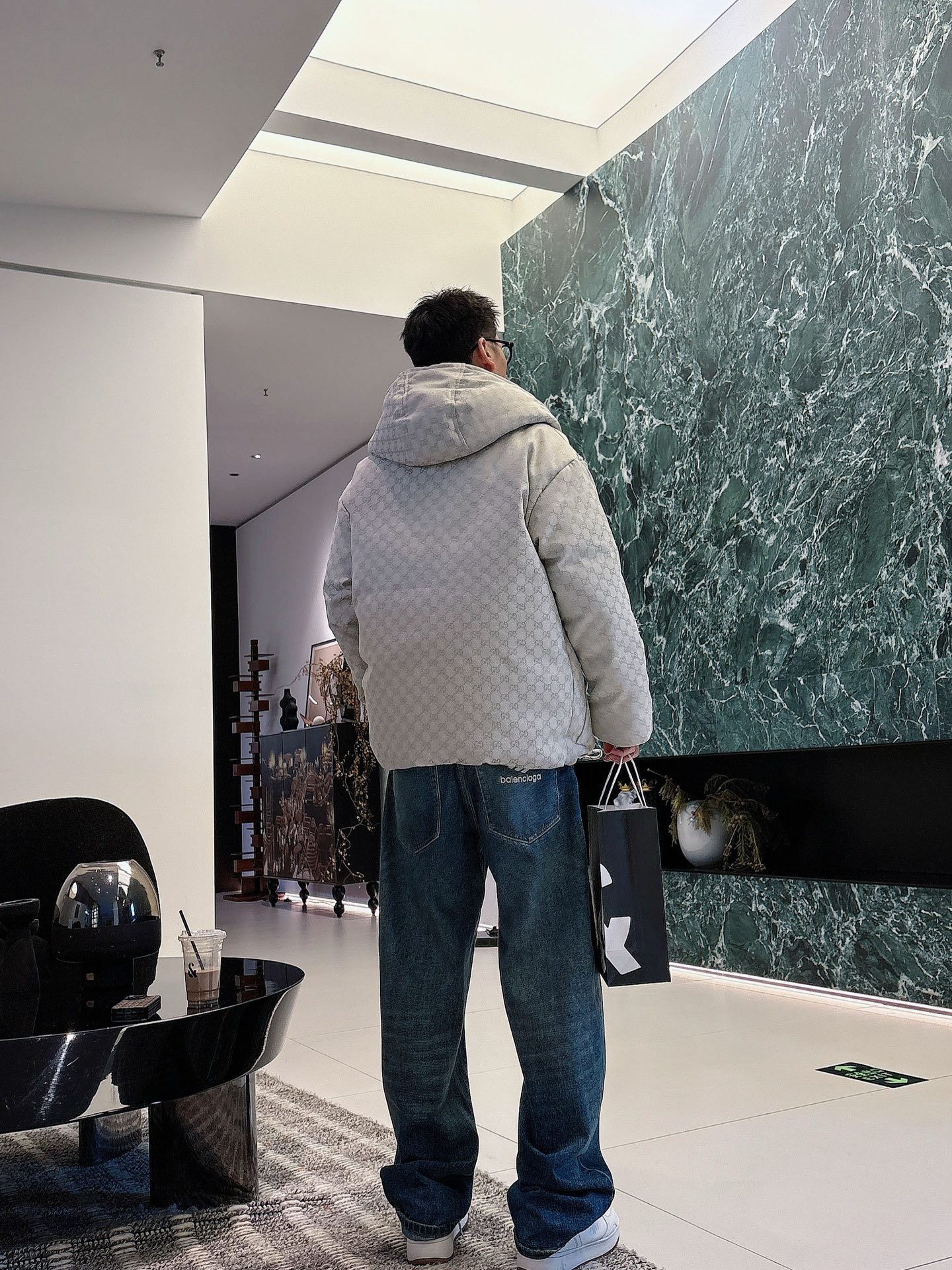 古奇 官网款2025秋冬新款羽绒服。这款号称羽绒服届最高端的，全部90绒的三标齐全带着经典的Logo组合