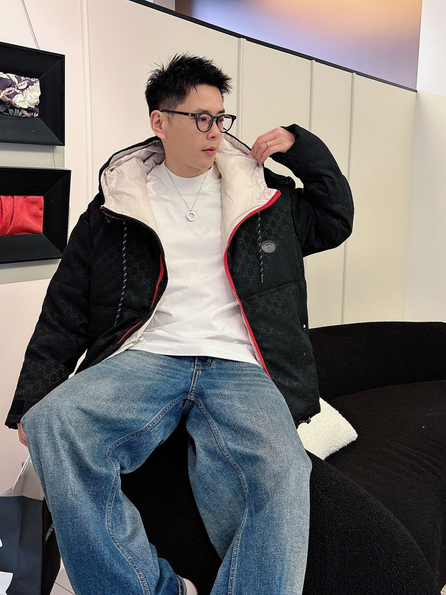 古奇 官网款2025秋冬新款羽绒服。这款号称羽绒服届最高端的，全部90绒的三标齐全带着经典的Logo组合