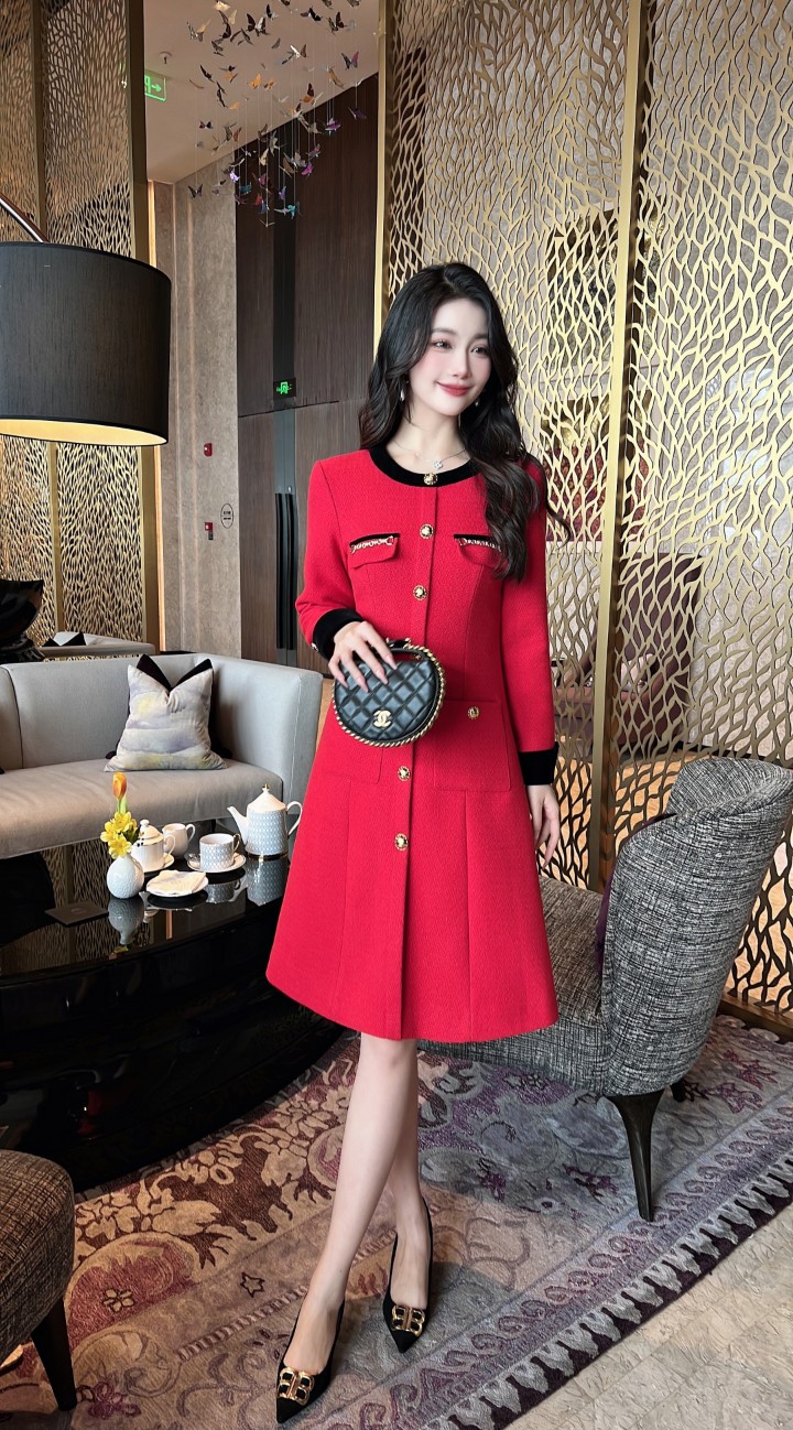 Elegant Tweed A-Line Dress with Velvet Collar - Chic Chanel-Inspired Style 3 a1697188421051 1044