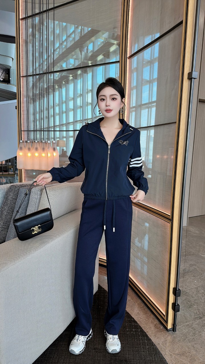 High-End Female Suit Set for Spring 2025: Blouse, Pants, Hat, Wind-Proof Coat. Sizes S-XXL. Keywords: fashion, tall, thin. - 图片 4