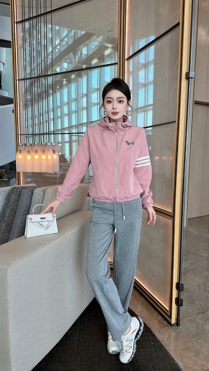 High-End Female Suit Set for Spring 2025: Blouse, Pants, Hat, Wind-Proof Coat. Sizes S-XXL. Keywords: fashion, tall, thin. - 图片 2