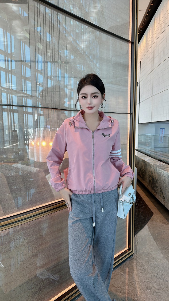 High-End Female Suit for Autumn 2025 Fashion Trends – Blouse, Pants, and Coat Details - 图片 2