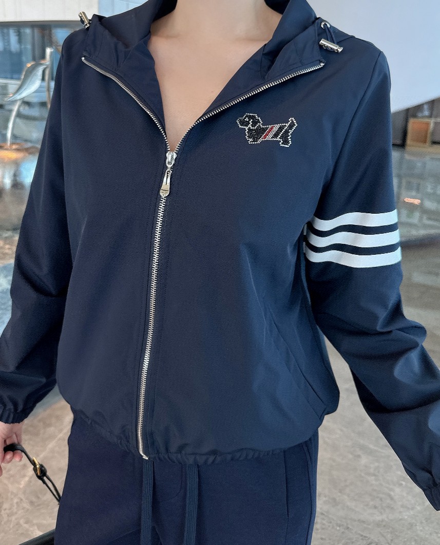 High-End Female Suit for Autumn 2025 Fashion Trends – Blouse, Pants, and Coat Details - 图片 5