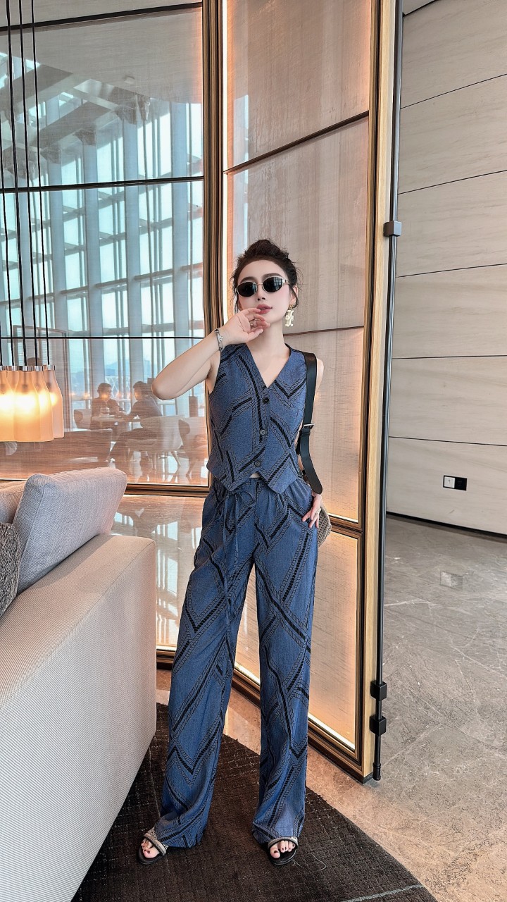 High-Quality Women’s Suit Set: Blue/White, Elegant and Stylish, Light-Fashion Jacket + Broad-Legged Pants. - 图片 5