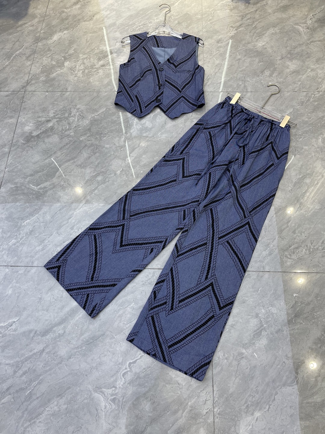 High-Quality Women’s Suit Set: Blue/White, Elegant and Stylish, Light-Fashion Jacket + Broad-Legged Pants. - 图片 9