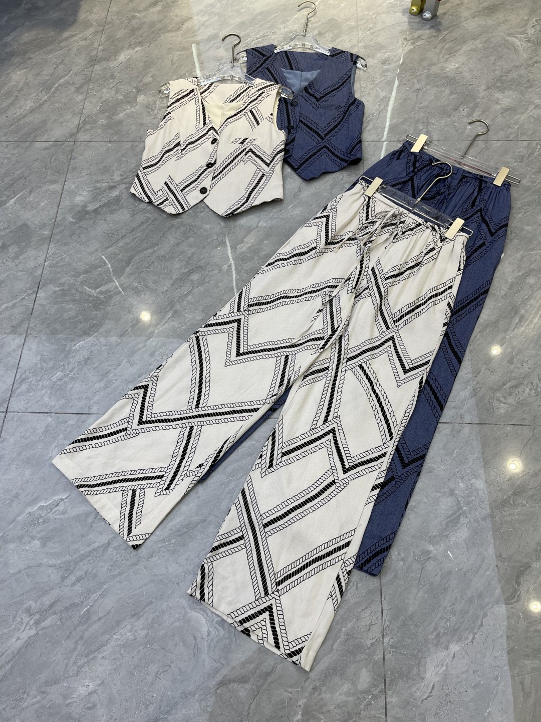 High-Quality Women’s Suit Set: Blue/White, Elegant and Stylish, Light-Fashion Jacket + Broad-Legged Pants. - 图片 8