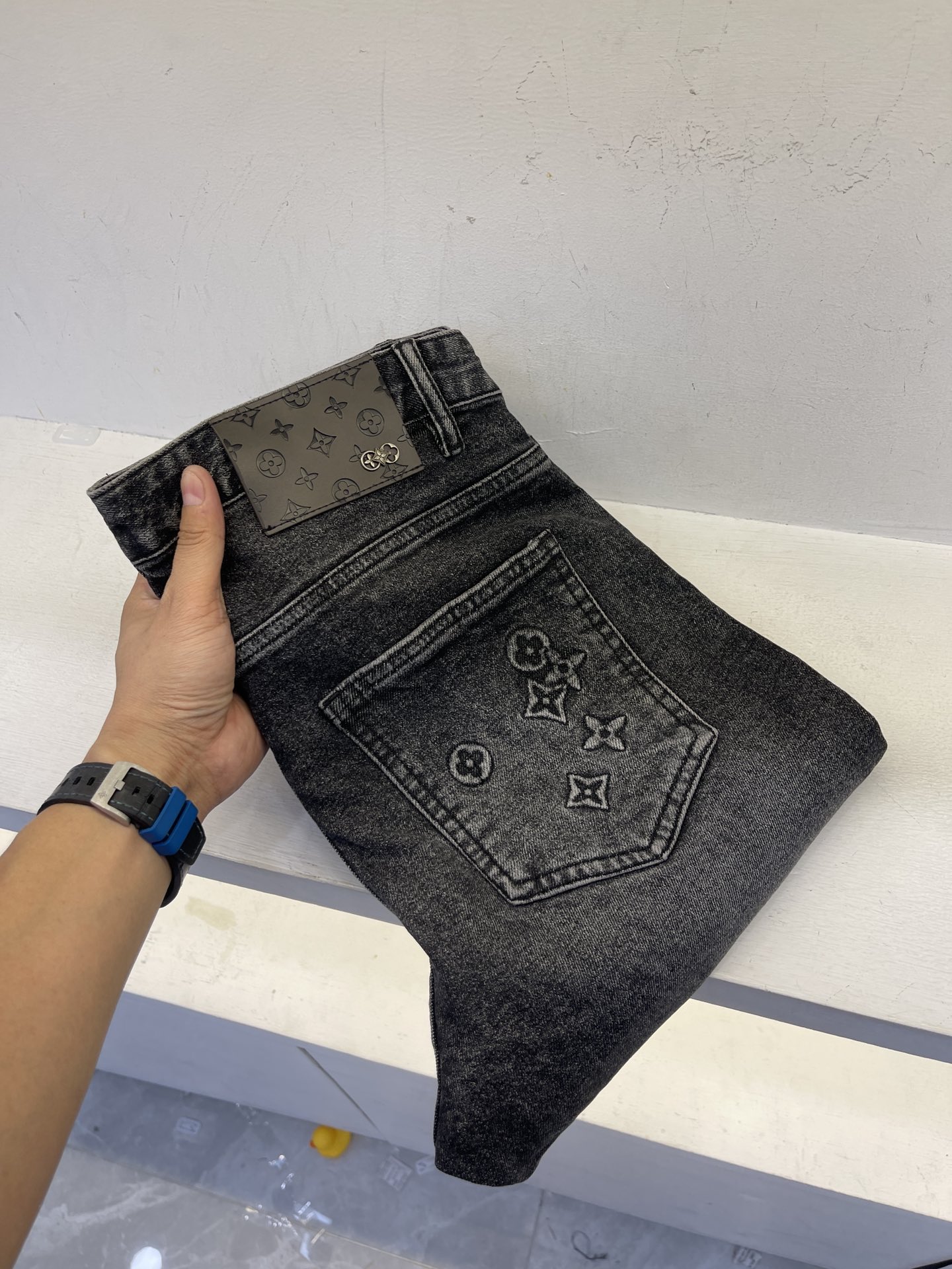 Louis Vuitton Clothing Jeans Black Grey Cowhide Fall/Winter Collection Fashion