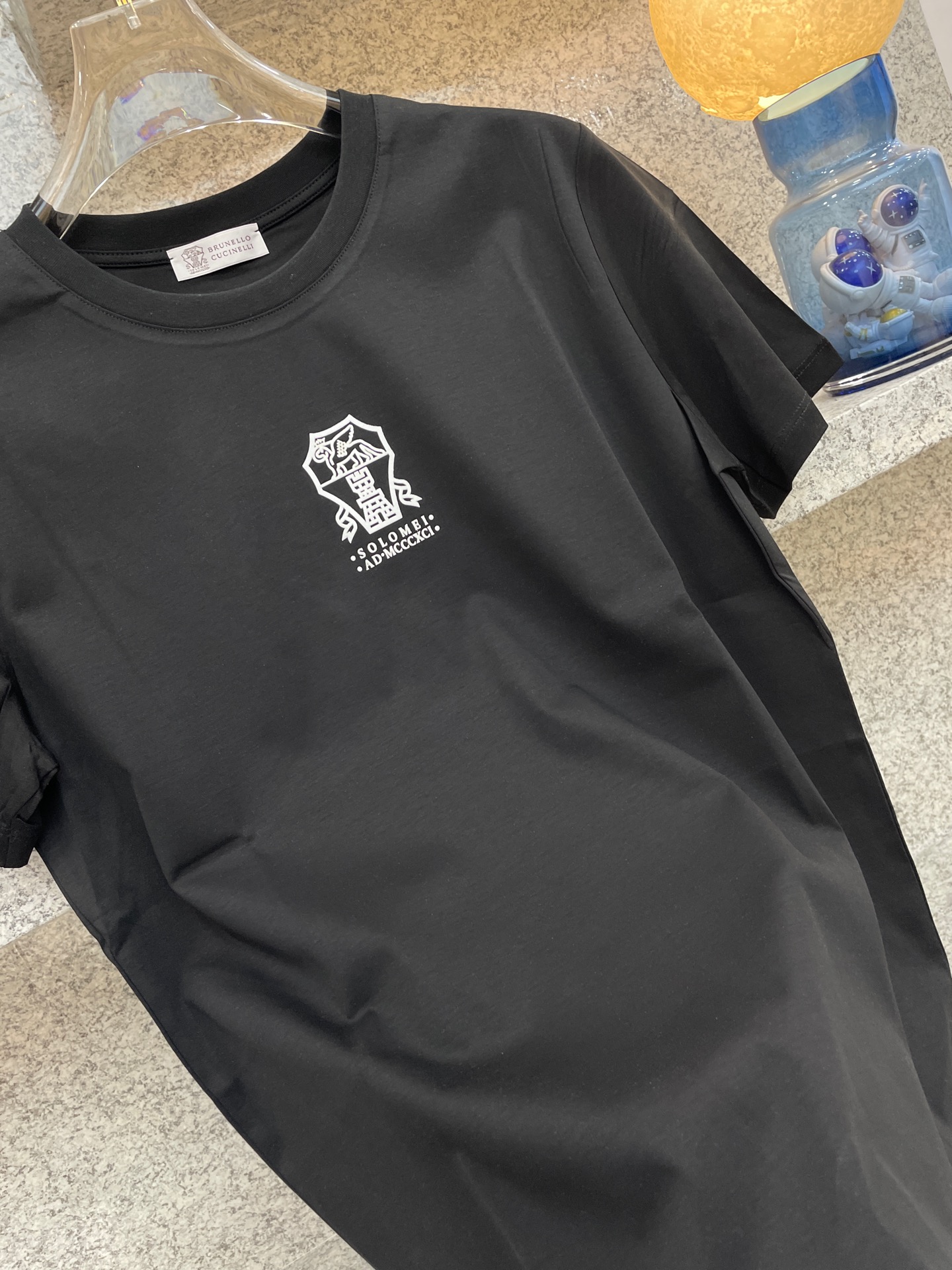 “BC Brunette’s 2025 Custom Velvet T-shirt Collection: Abstract Luxury Trend Design” - 图片 8