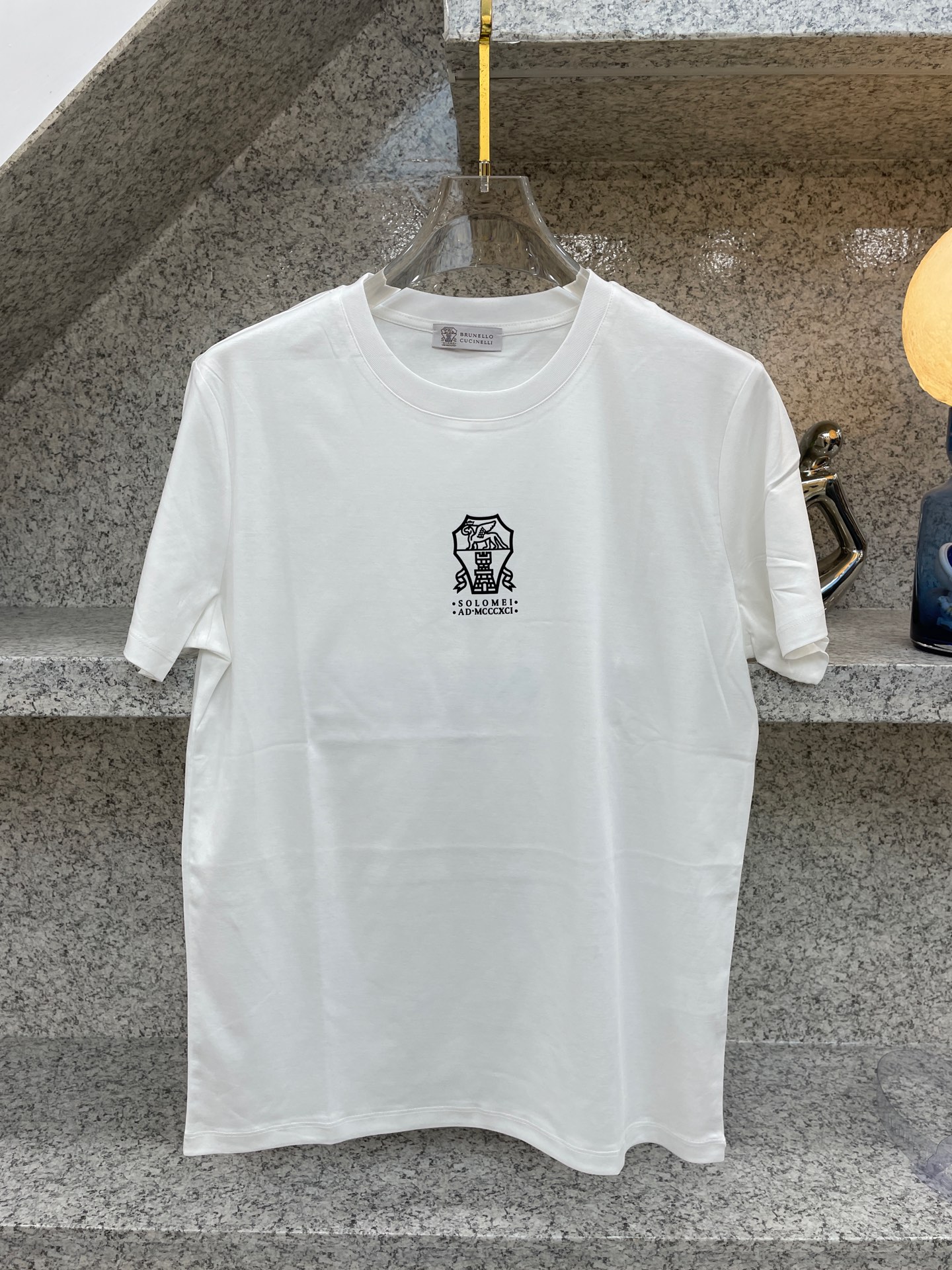 “BC Brunette’s 2025 Custom Velvet T-shirt Collection: Abstract Luxury Trend Design” - 图片 3