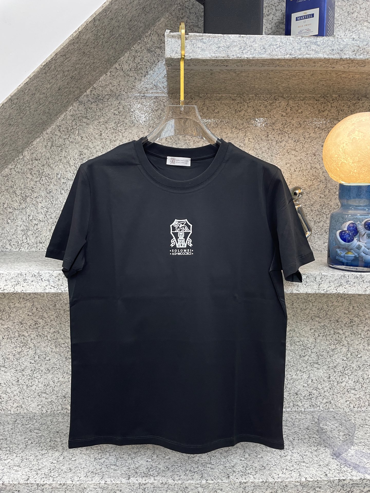 “BC Brunette’s 2025 Custom Velvet T-shirt Collection: Abstract Luxury Trend Design” - 图片 2