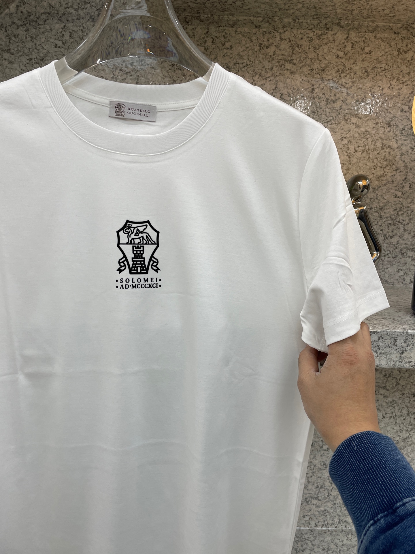“BC Brunette’s 2025 Custom Velvet T-shirt Collection: Abstract Luxury Trend Design” - 图片 9