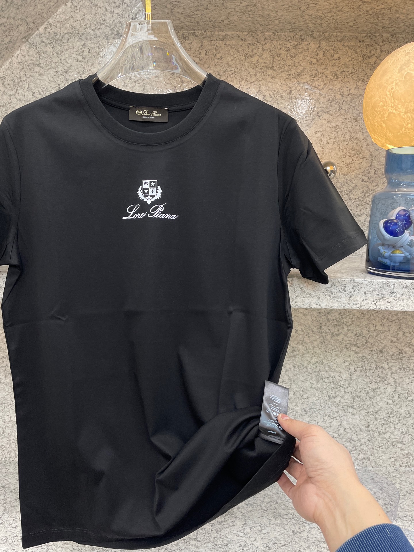 Luxurious Custom Double Silk Velvet T-shirt for 2025 Spring/Summer Trend in Abstract Design - 图片 4