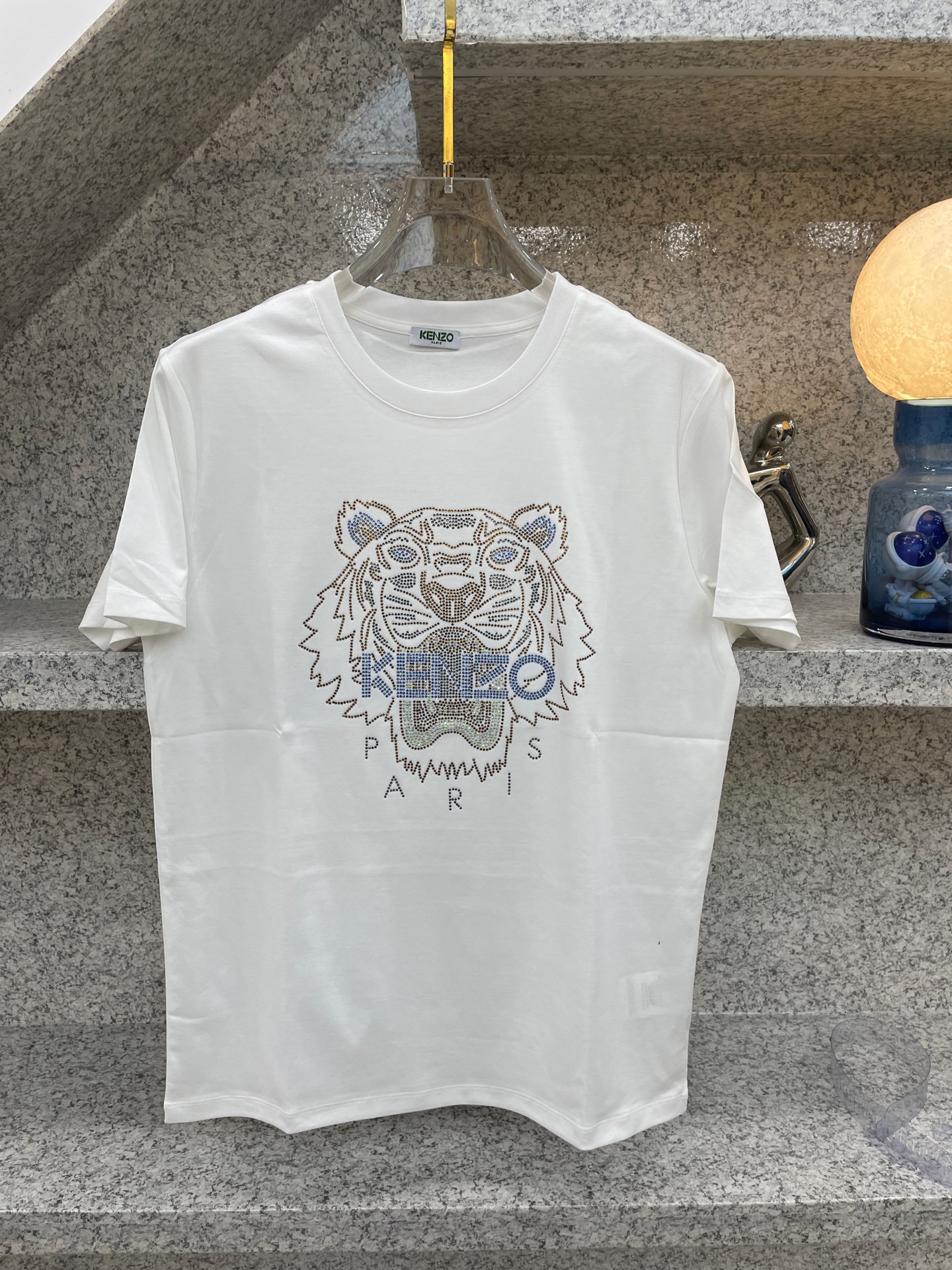Luxurious Abstract Design: KEIZO Kenzo’s 2025 Summer T-shirt Collection with Silky Cotton. - 图片 3