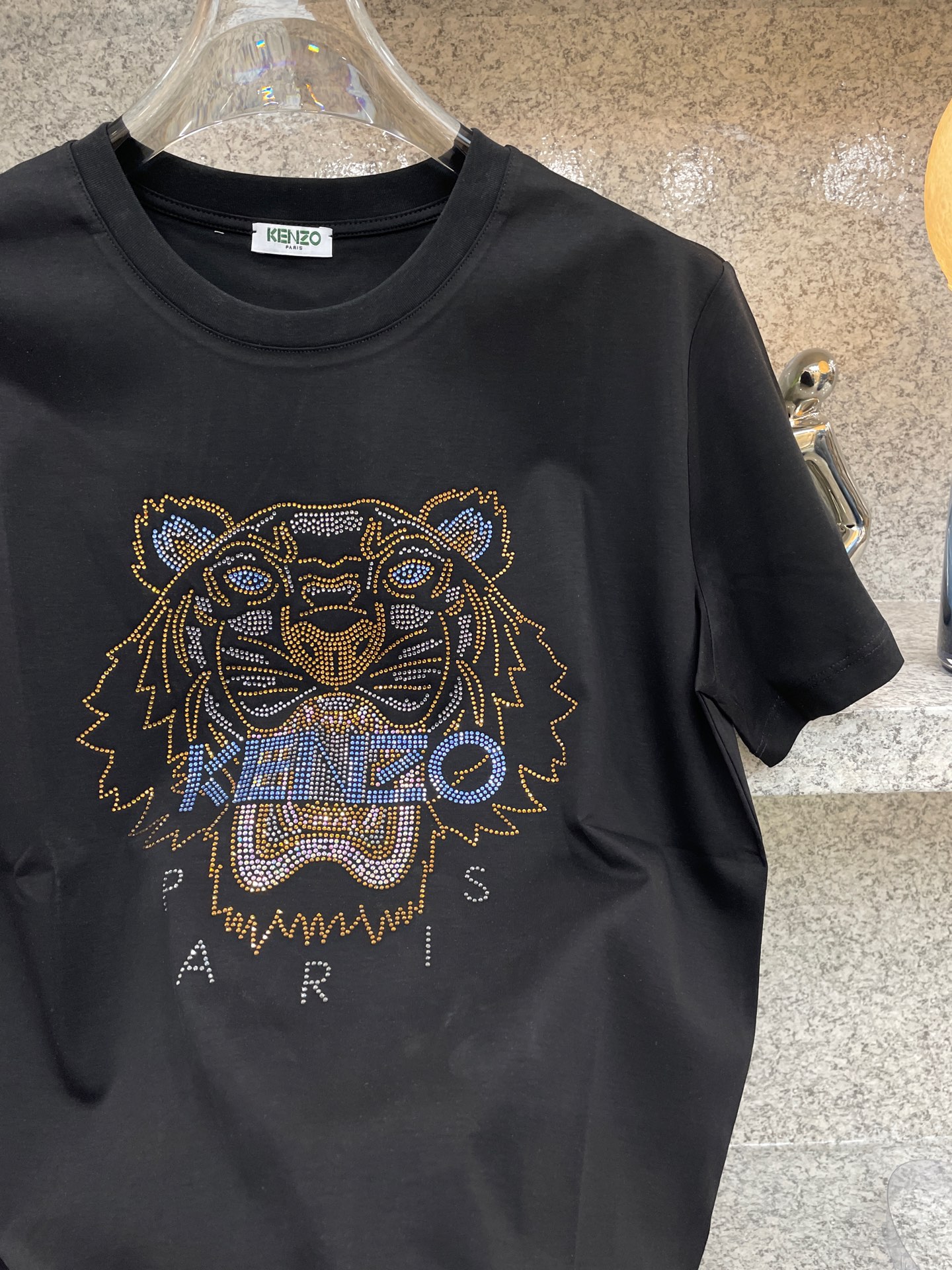 Luxurious Abstract Design: KEIZO Kenzo’s 2025 Summer T-shirt Collection with Silky Cotton. - 图片 6