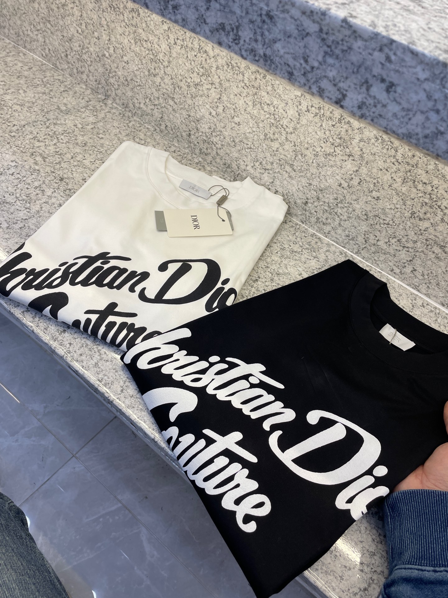   CD迪澳🆕25//ss新品春夏首发专柜 最新款短袖圆领T恤❗️高端订制 设计前卫时尚！品牌logo重