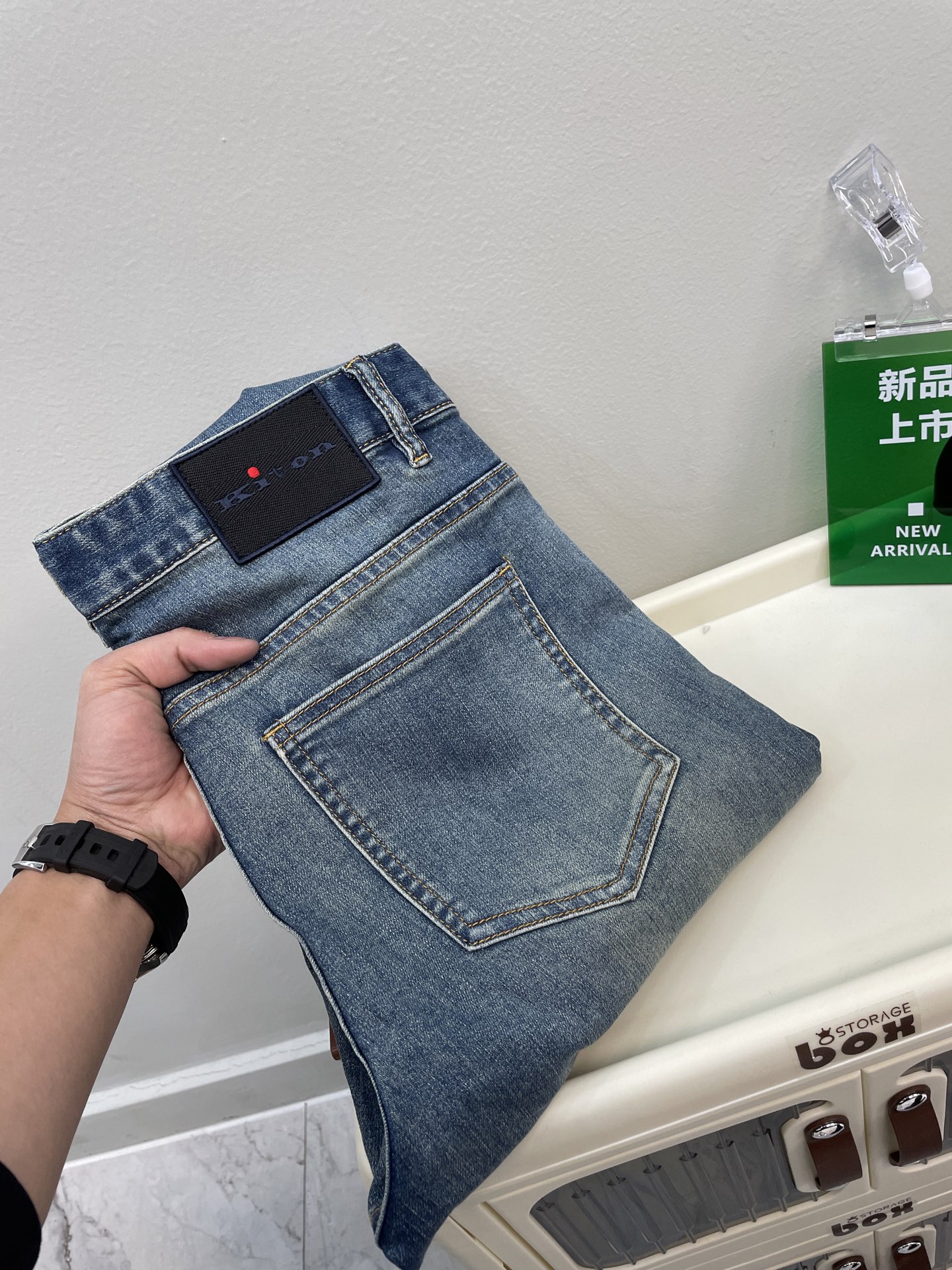  Kiton奇.顿️⃣5️⃣/新品复古色牛仔裤 奢华感25//ss官网专柜新品热销 原版复刻人字纹铭牌🆕