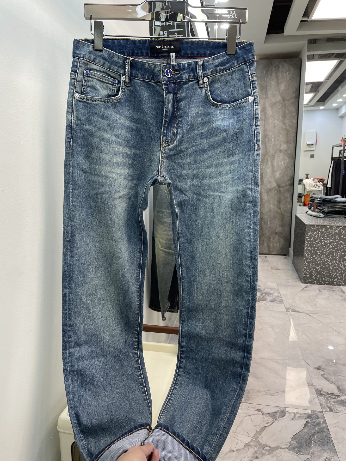  Kiton奇.顿️⃣5️⃣/新品复古色牛仔裤 奢华感25//ss官网专柜新品热销 原版复刻人字纹铭牌🆕