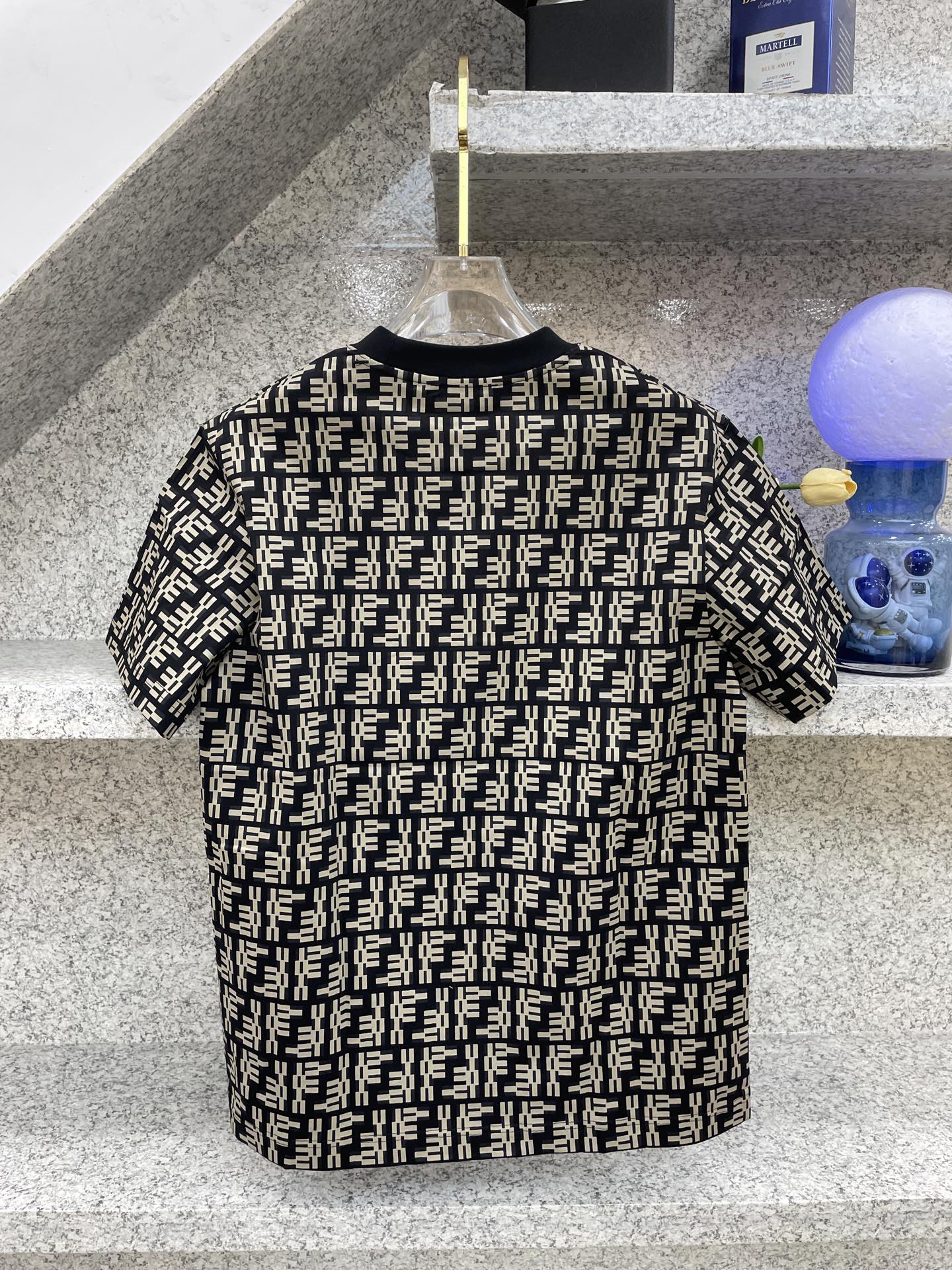 Fendi T恤服装,男 6 Fendi T恤服装,男 6