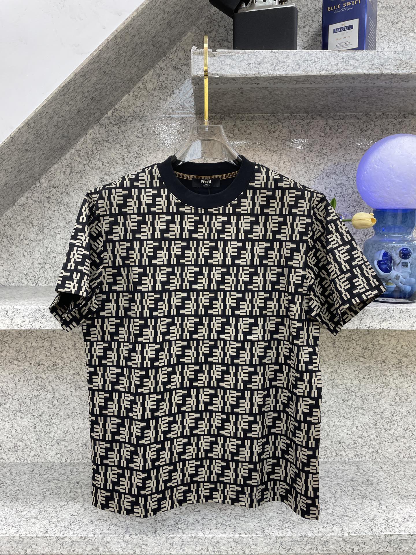 Fendi T恤服装,男 2 Fendi T恤服装,男 2