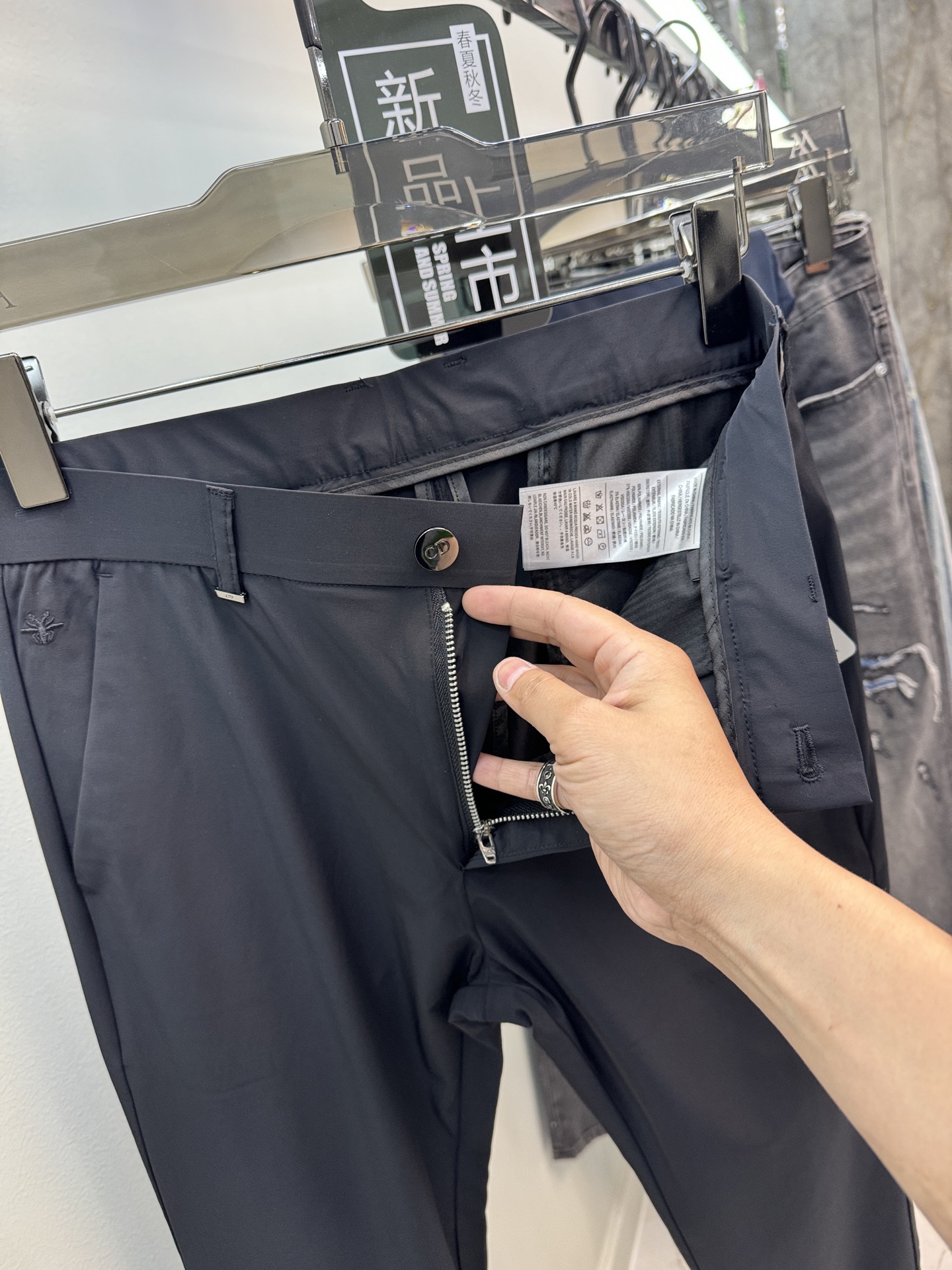   CD迪澳🔈夏季👖满满品质感休闲裤 奢华原版订制五金+进口磁吸扣子 锦纶天丝超薄速干殊订制面料 细节处