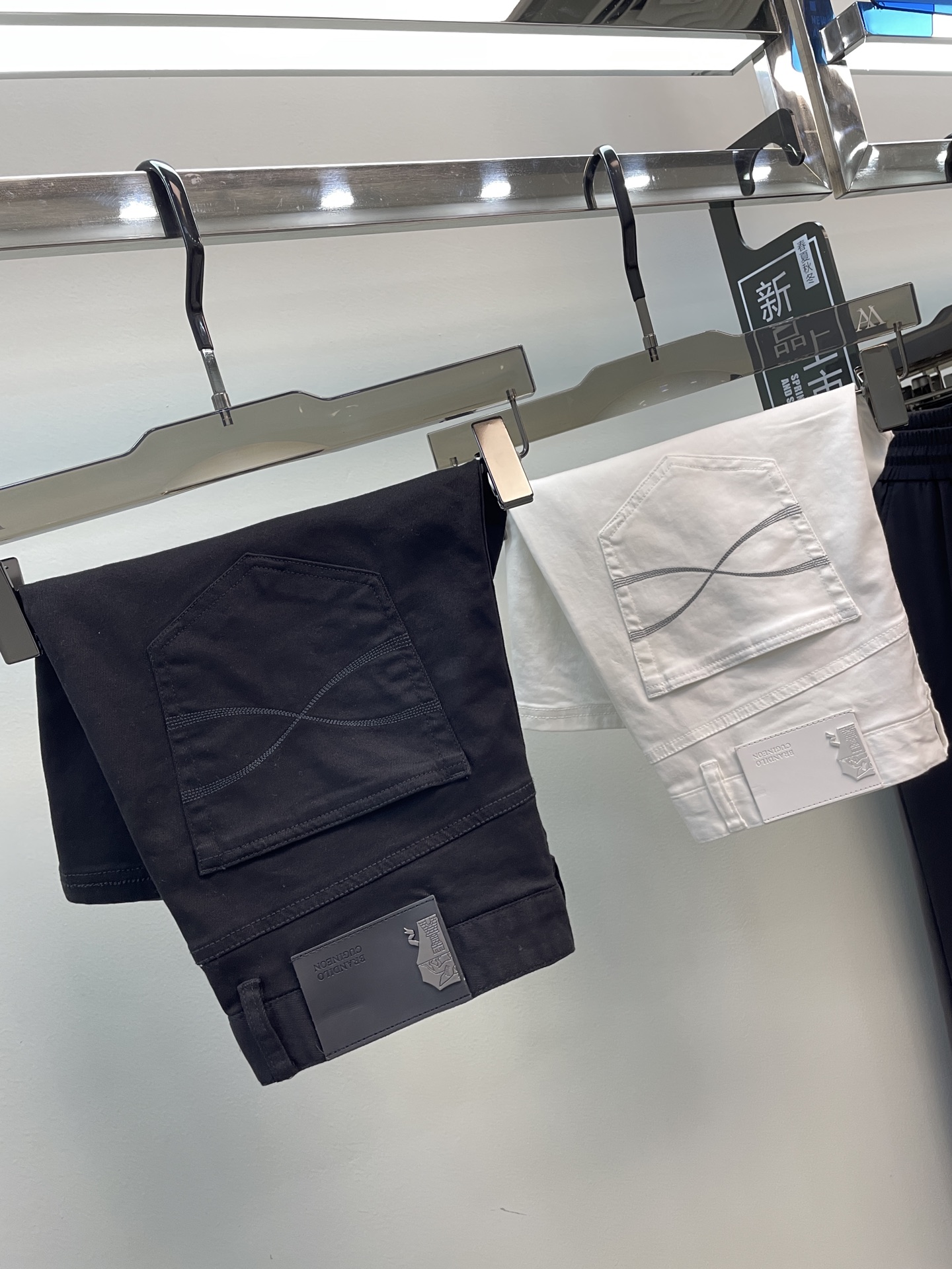 NO:144063,【B.C】Brunelli s new counter style high-end custom new product black white shorts Tensle lycra cotton official website must-promote products for every season 021015,, shorts,alexander wang19860909【B.C】布鲁内里 s新品专柜款高级订制新品黑色 白色短裤 天丝莱卡棉 官网每季专柜必推产品 021015,,shorts,alexander wang,Men's clothing