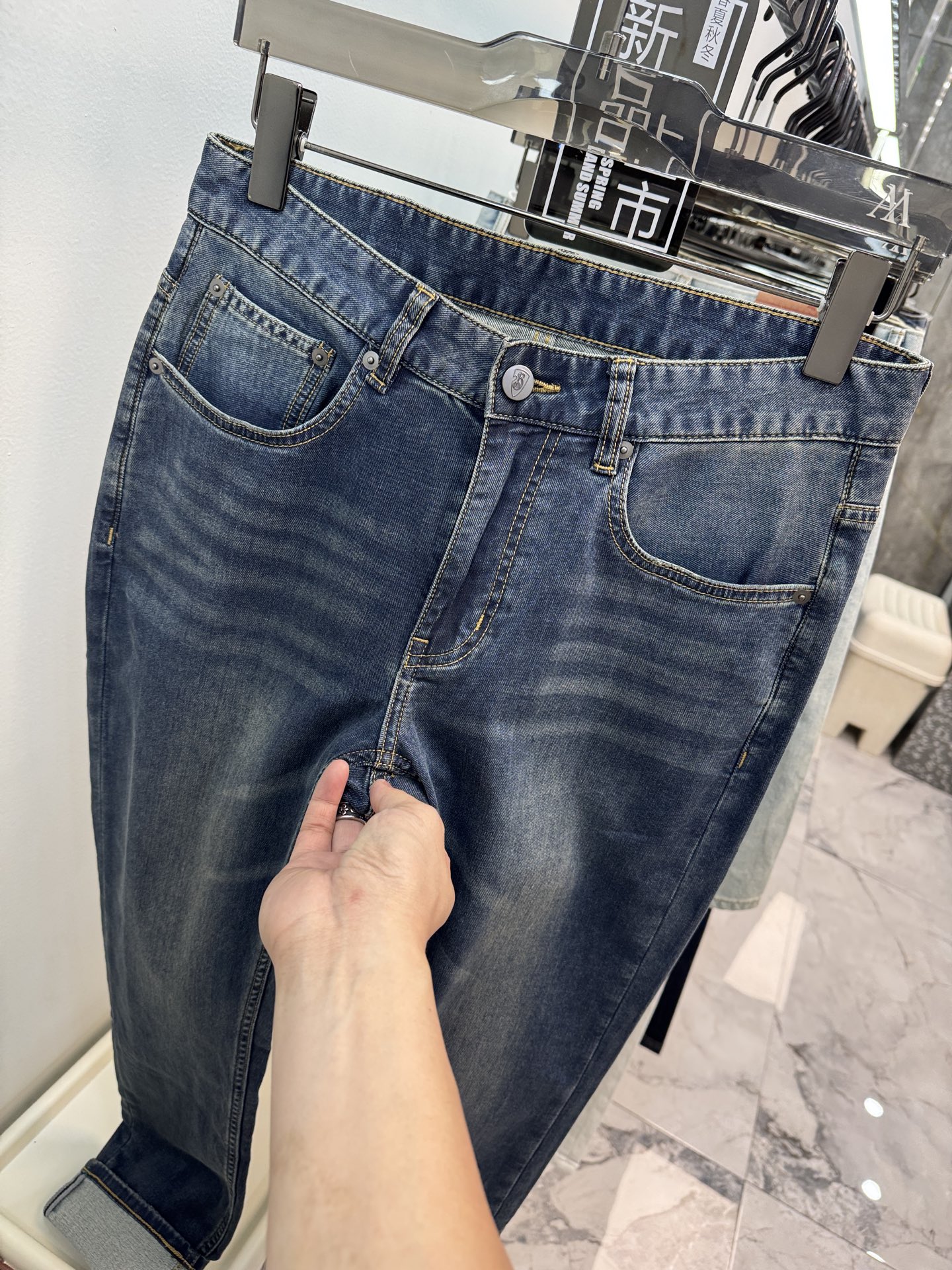 BBR Bogarly: 25 Years of Luxurious Men’s Tailoring with Simple, Comfortable Designs - 图片 7