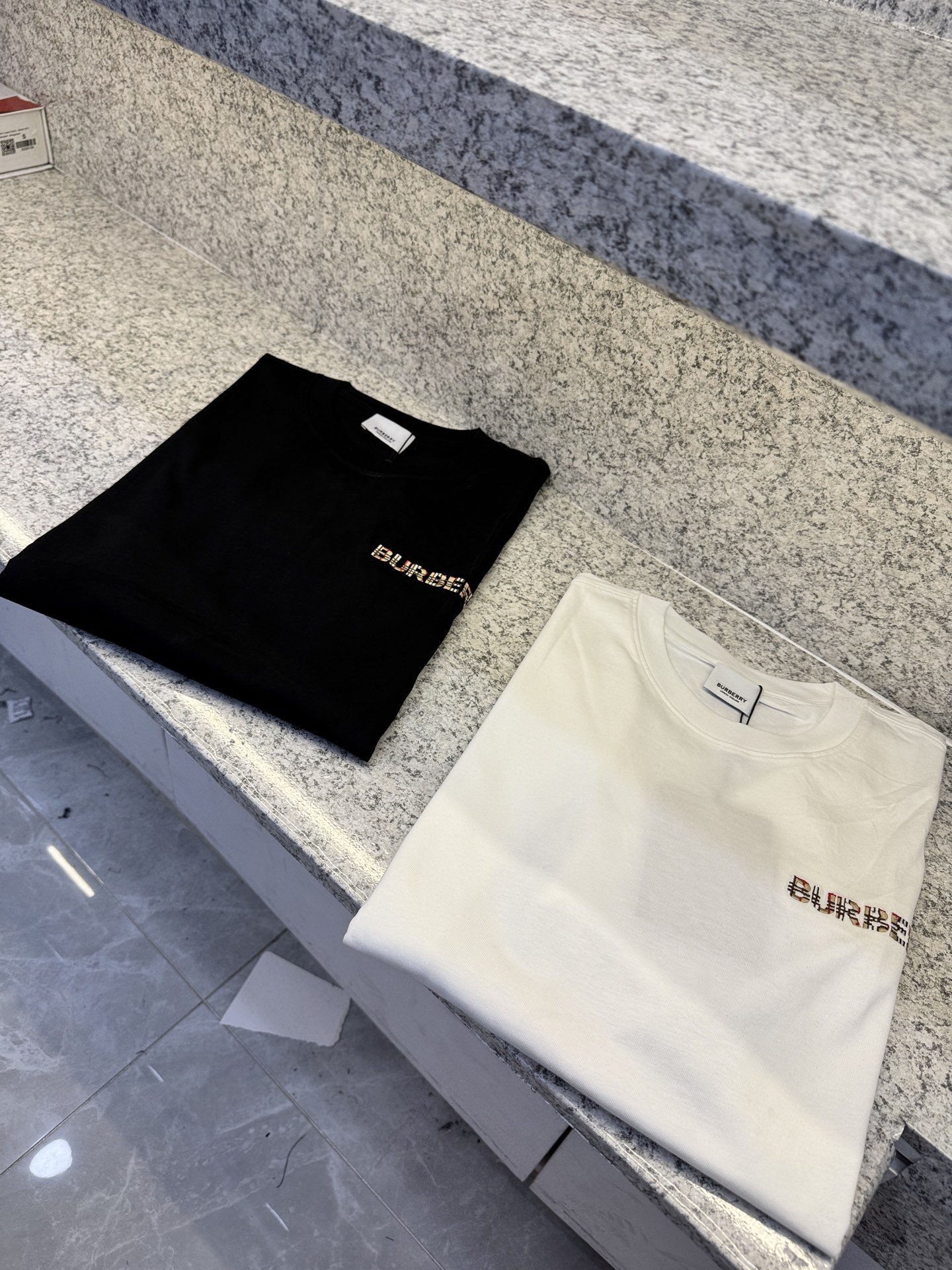 NO:453788,.BBR Borgri 25//ss T1 new product first launch counter in spring and summer, perfect appearance, the latest short-sleeved round neck T-shirt high-end customization, avant-garde and fashionable design!  Brand logo heavy craftsmanship design high-end custom long velvet European cotton 180g fabric feels soft and comfortable to wear. The counter-level exquisite car line is fine. The upper body effect is invincible and handsome!  A must-have item for handsome men!  Code number M-3XL, T-shirt,tees,t-shirt,alexander wang19860909.BBR博格丽25//ss T1新品春夏首发专柜 品相完美 最新款短袖圆领T恤高端订制 设计前卫时尚！品牌logo重工艺设计高端定制长绒欧棉180克面料手感柔软.穿着舒适.专柜级别精致车线.做工精细.上身效果无敌帅气！型男必备单品！码数M-3XL,,T-shirt,tees，t-shirt,alexander wang,Men's clothing