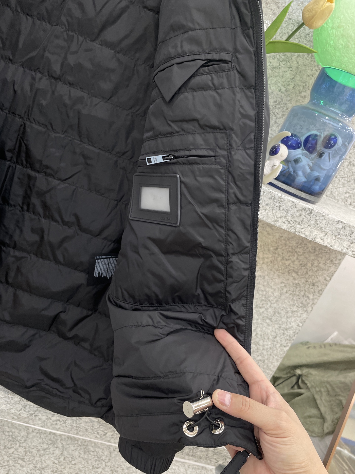 羽绒服 PRAD普拉哒🔈顶级鸭绒连帽羽绒服✅超高端品相🥰官网外料内衬都选用东丽克轻材质，超柔 超细腻 超