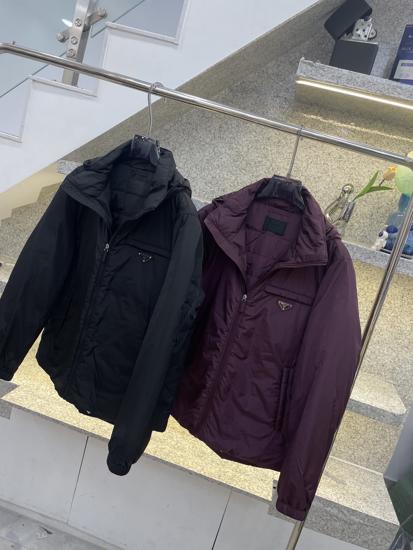 羽绒服 PRAD普拉哒🔈顶级鸭绒连帽羽绒服✅超高端品相🥰官网外料内衬都选用东丽克轻材质，超柔 超细腻 超