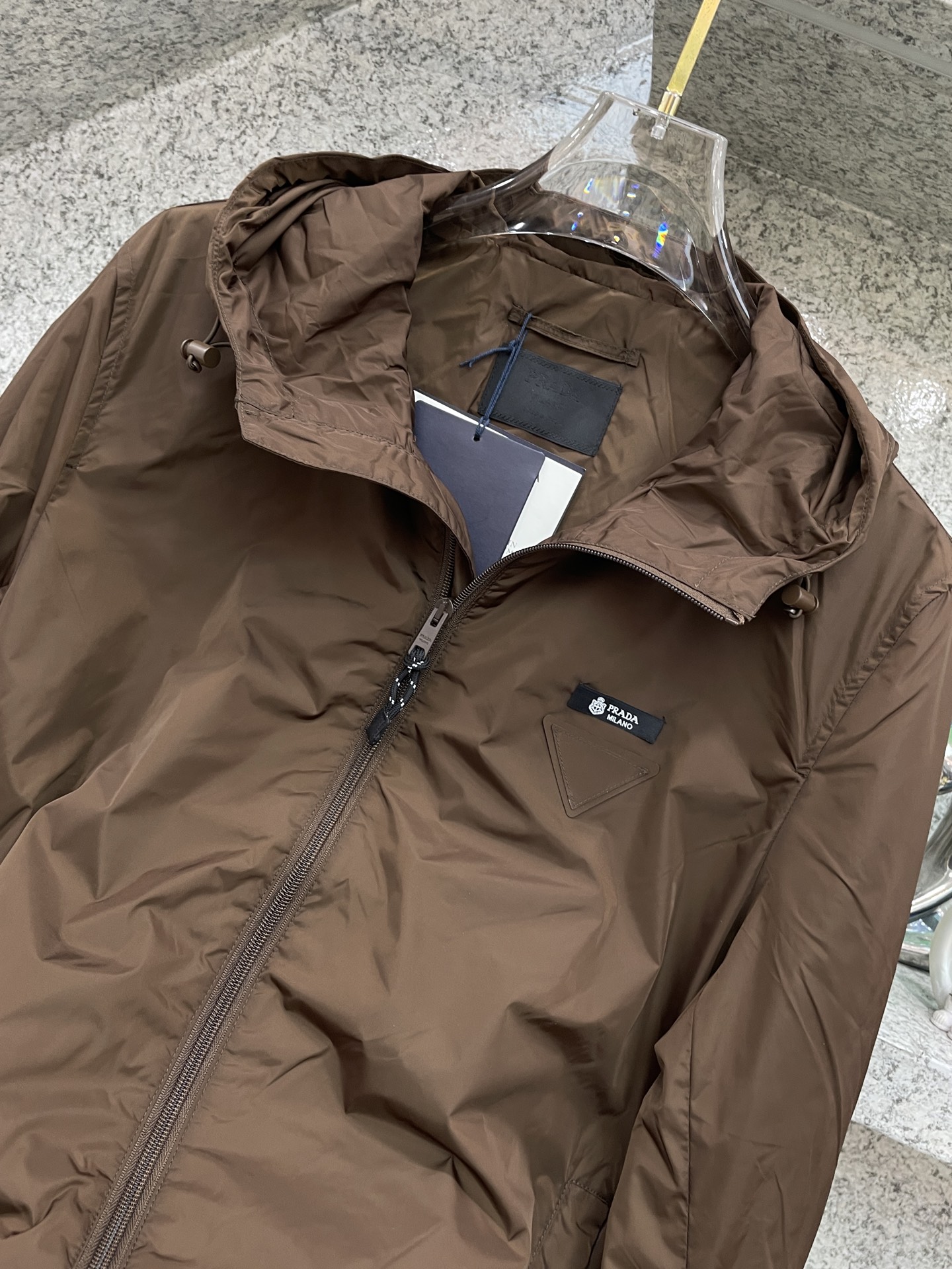 PRAD普拉哒🆕X官网同款🆕专柜系列🥰原版复刻 最高版本🆕风衣外套卖过都知道这工厂 新款帅气风衣外套‼️