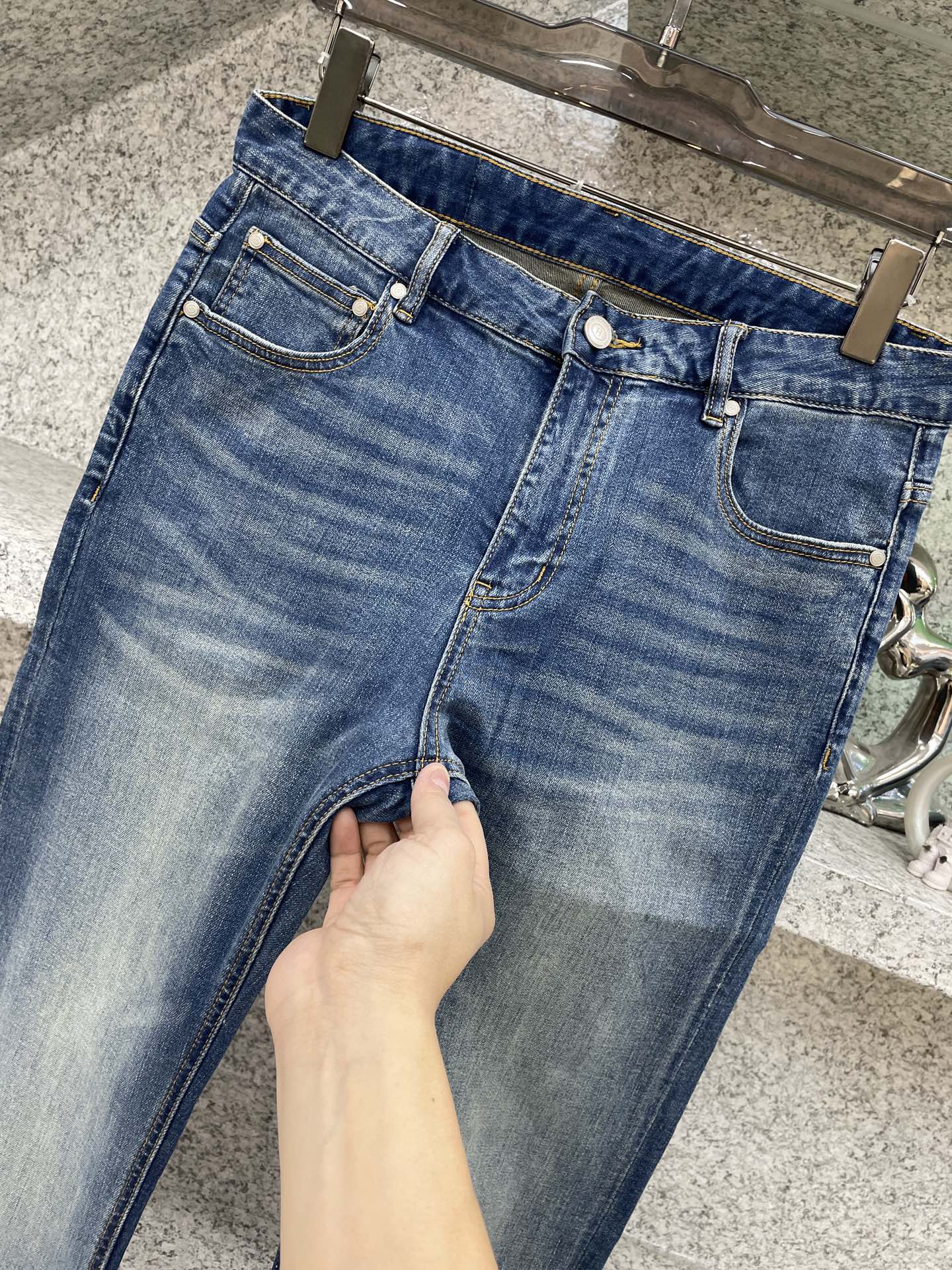 HERSM爱玛士🔈春夏26🐴新品美赞牛仔裤🔈微弹力臻选上等面料🔈马🐴皮工艺元素刺绣 爆赞款 帅气柔软亲肤