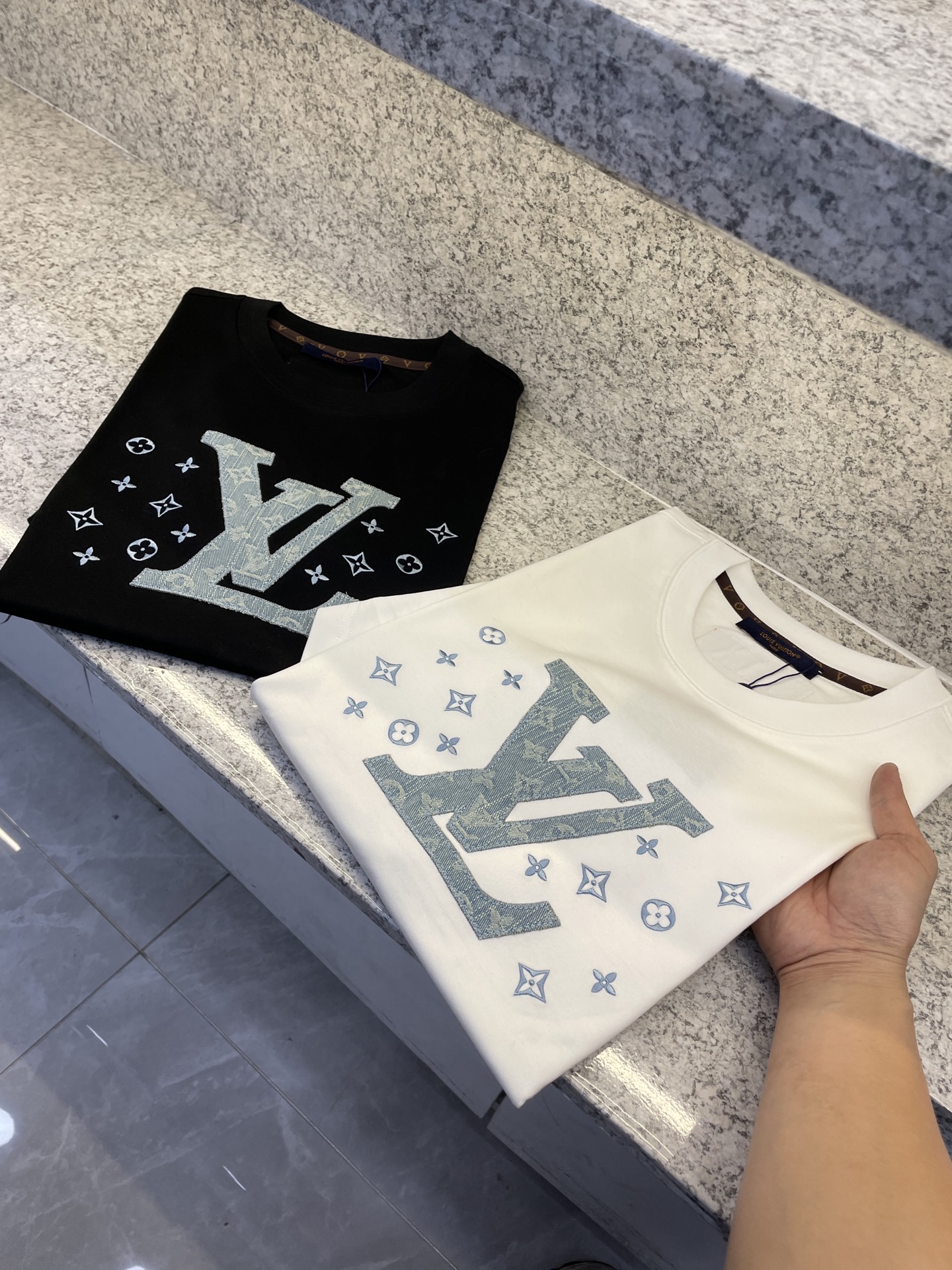 LY驴牌🆕26-华臻尚新品上架🔈春夏首发专柜🆕品相完美 最新款短袖圆领T恤❗️高端订制 设计前卫时尚！品