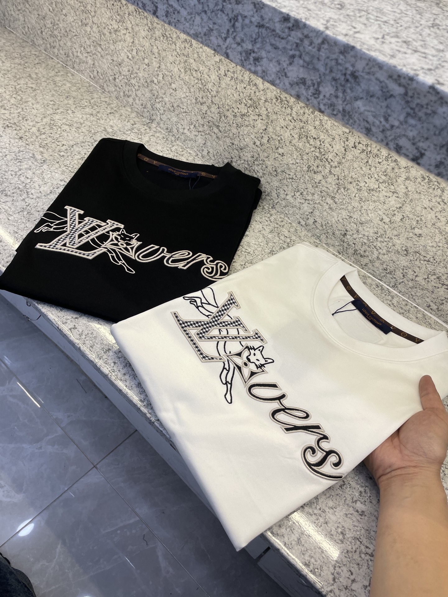 LY驴牌🆕26-华臻尚新品上架🔈春夏首发专柜🆕品相完美 最新款短袖圆领T恤❗️高端订制 设计前卫时尚！品