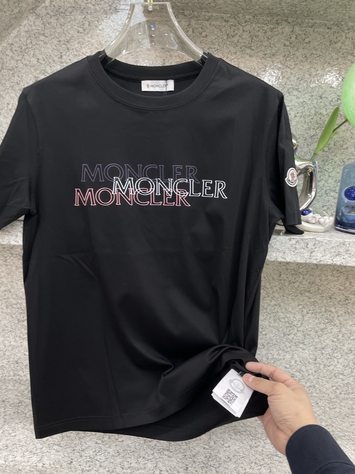 MC盟扣莱🆕W-长绒丝光棉🥰滑溜丝爽 轻肤🕹新品上架🔈春夏首发专柜🆕最新款短袖圆领T恤❗️高端订制 设计