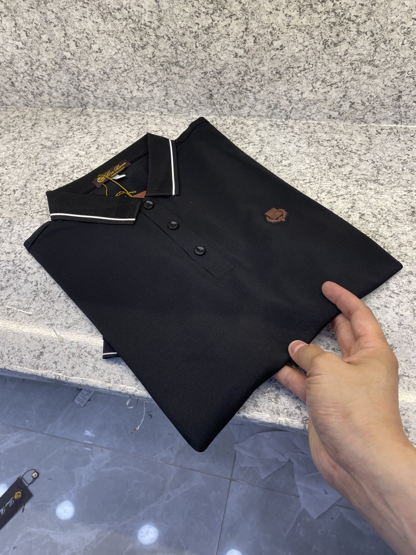 loro Piana.诺悠翩雅 经典基础款Polo🔈永不过时的绅士格调✨三色随心选，细腻亲肤面料，胸口精
