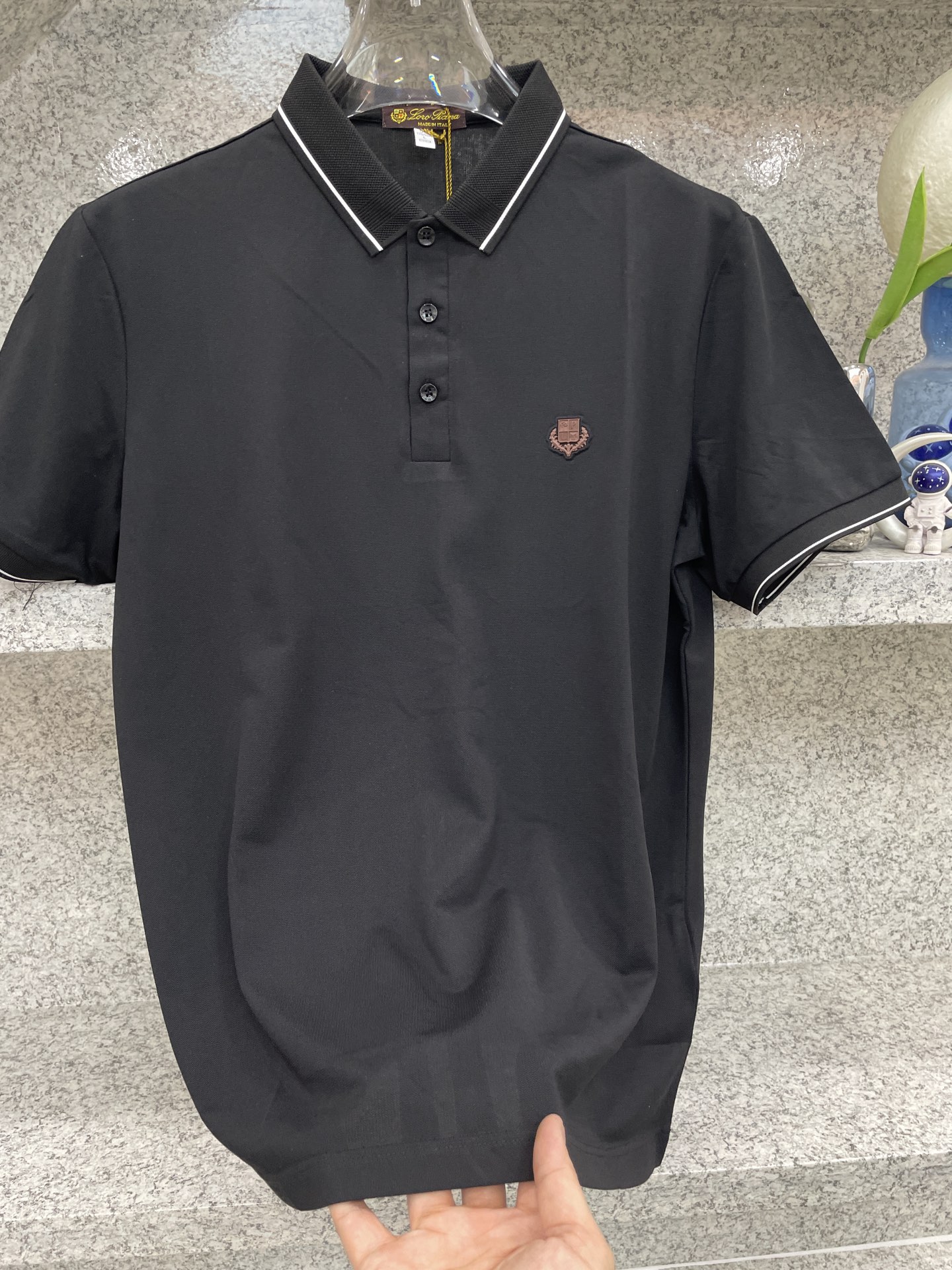 loro Piana.诺悠翩雅 经典基础款Polo🔈永不过时的绅士格调✨三色随心选，细腻亲肤面料，胸口精