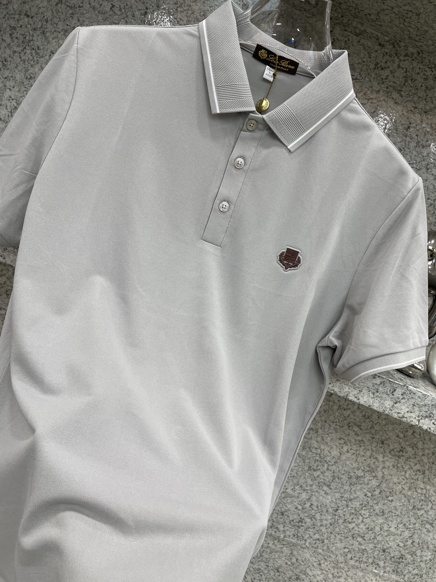 loro Piana.诺悠翩雅 经典基础款Polo🔈永不过时的绅士格调✨三色随心选，细腻亲肤面料，胸口精