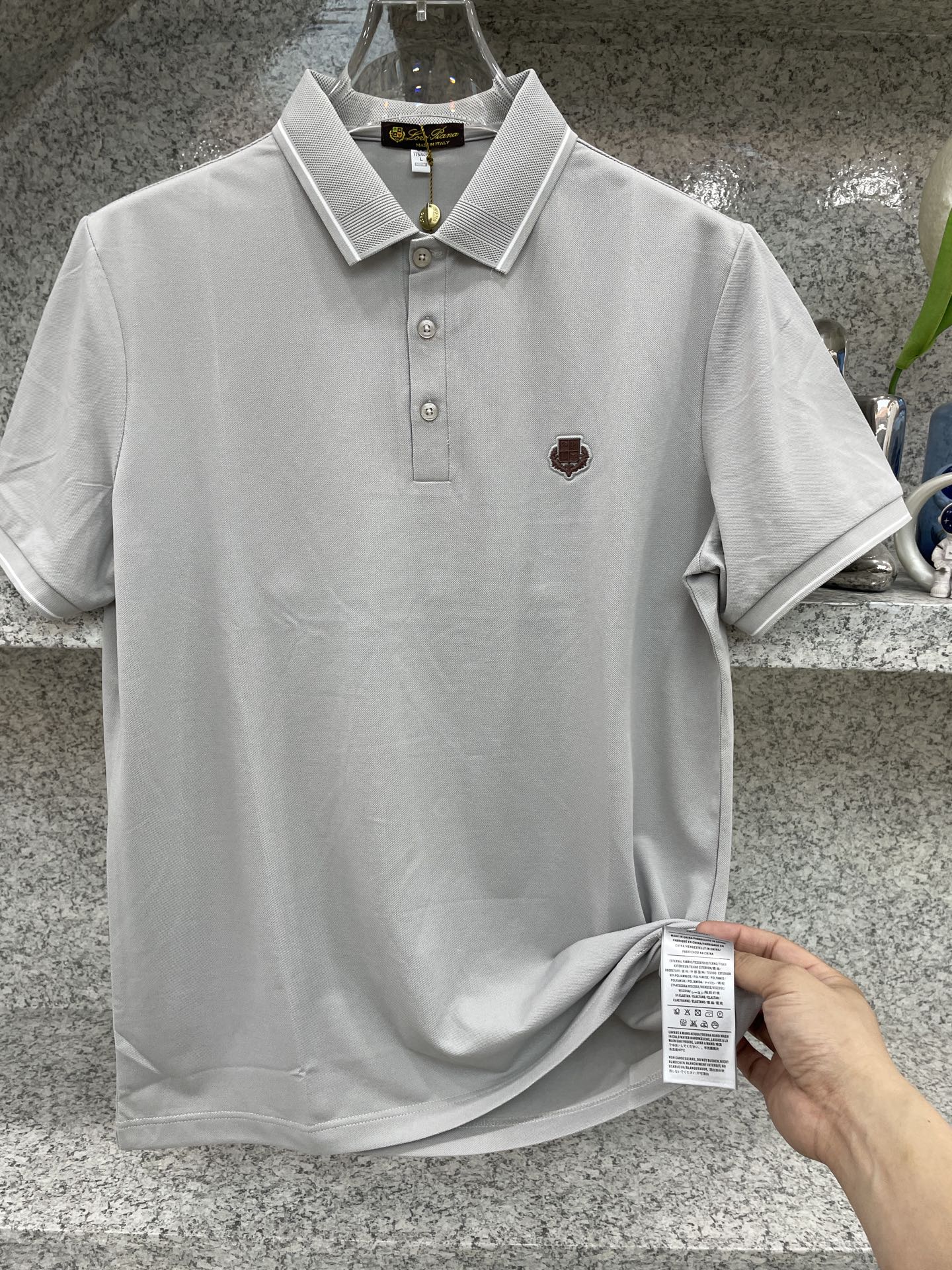loro Piana.诺悠翩雅 经典基础款Polo🔈永不过时的绅士格调✨三色随心选，细腻亲肤面料，胸口精