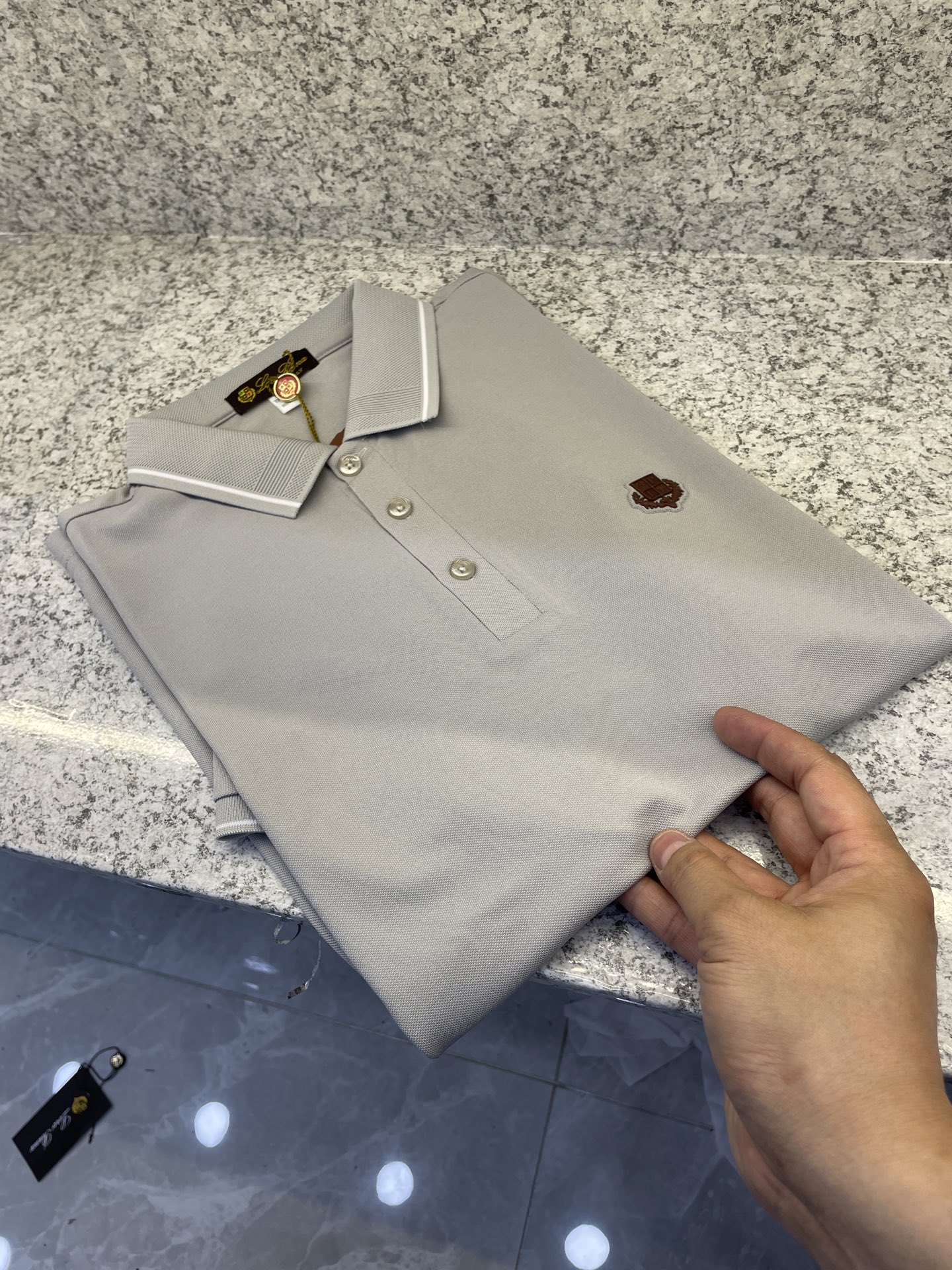loro Piana.诺悠翩雅 经典基础款Polo🔈永不过时的绅士格调✨三色随心选，细腻亲肤面料，胸口精