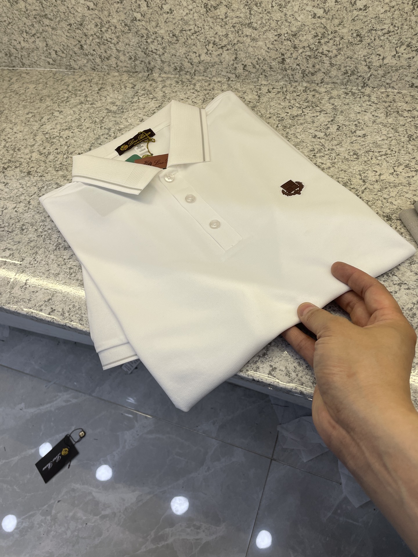 loro Piana.诺悠翩雅 经典基础款Polo🔈永不过时的绅士格调✨三色随心选，细腻亲肤面料，胸口精