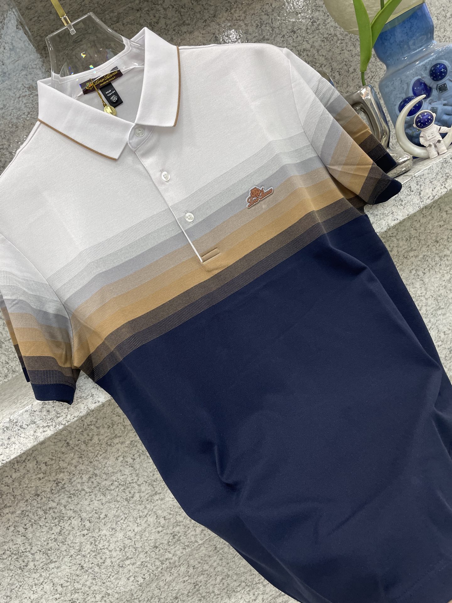 loro Piana.诺悠翩雅🔈26春夏 🆕渐变条纹Polo，解锁夏日绅士格调✨细腻亲肤面料，撞色渐变设