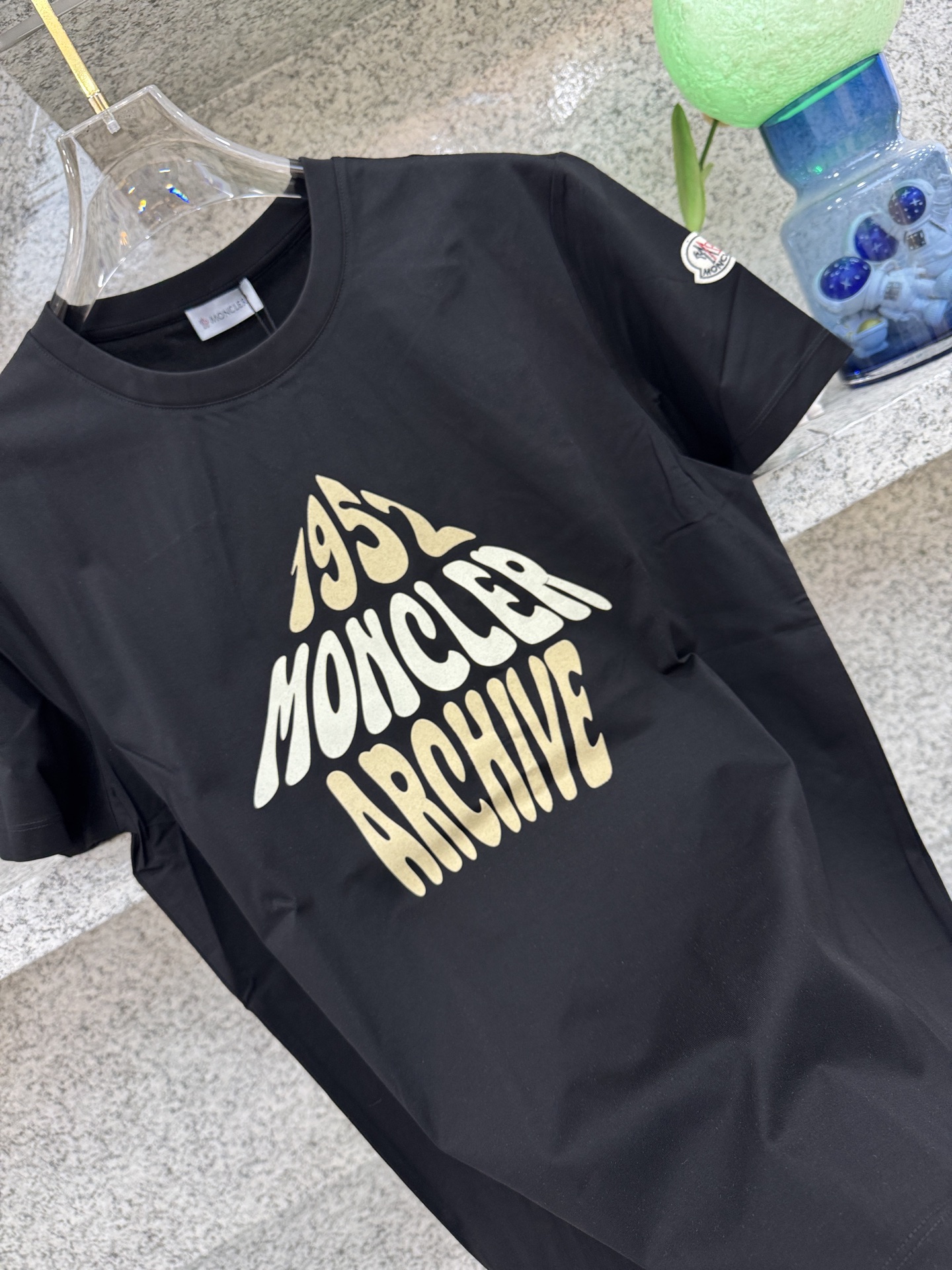 MC盟扣莱2️⃣6️⃣新品专柜代购臻选高版本质地🅰️级 🔈6夏季🆕专柜最新款圆领短袖 高端订制 设计前卫