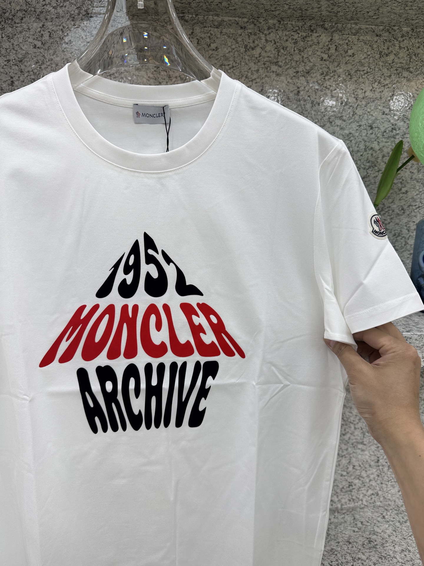 MC盟扣莱2️⃣6️⃣新品专柜代购臻选高版本质地🅰️级 🔈6夏季🆕专柜最新款圆领短袖 高端订制 设计前卫