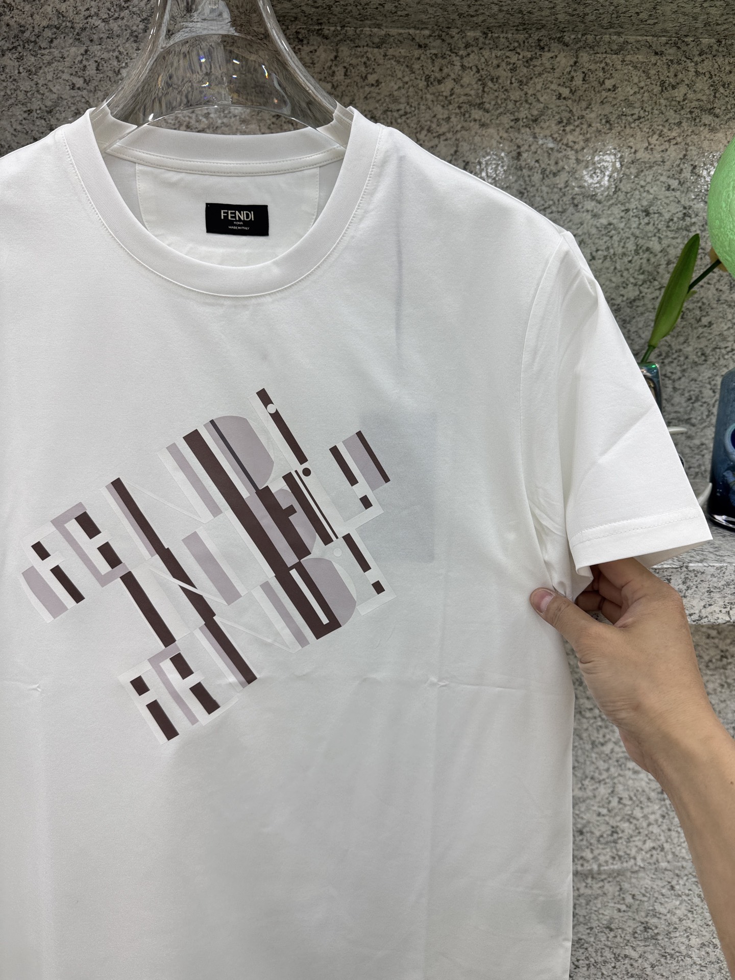 FIND芬迪2️⃣6️⃣新品专柜代购臻选高版本质地🅰️级 🔈6夏季🆕专柜最新款圆领短袖 高端订制 设计前