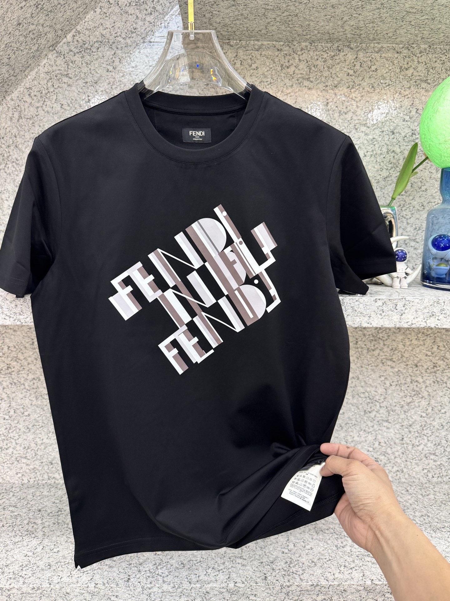 FIND芬迪2️⃣6️⃣新品专柜代购臻选高版本质地🅰️级 🔈6夏季🆕专柜最新款圆领短袖 高端订制 设计前